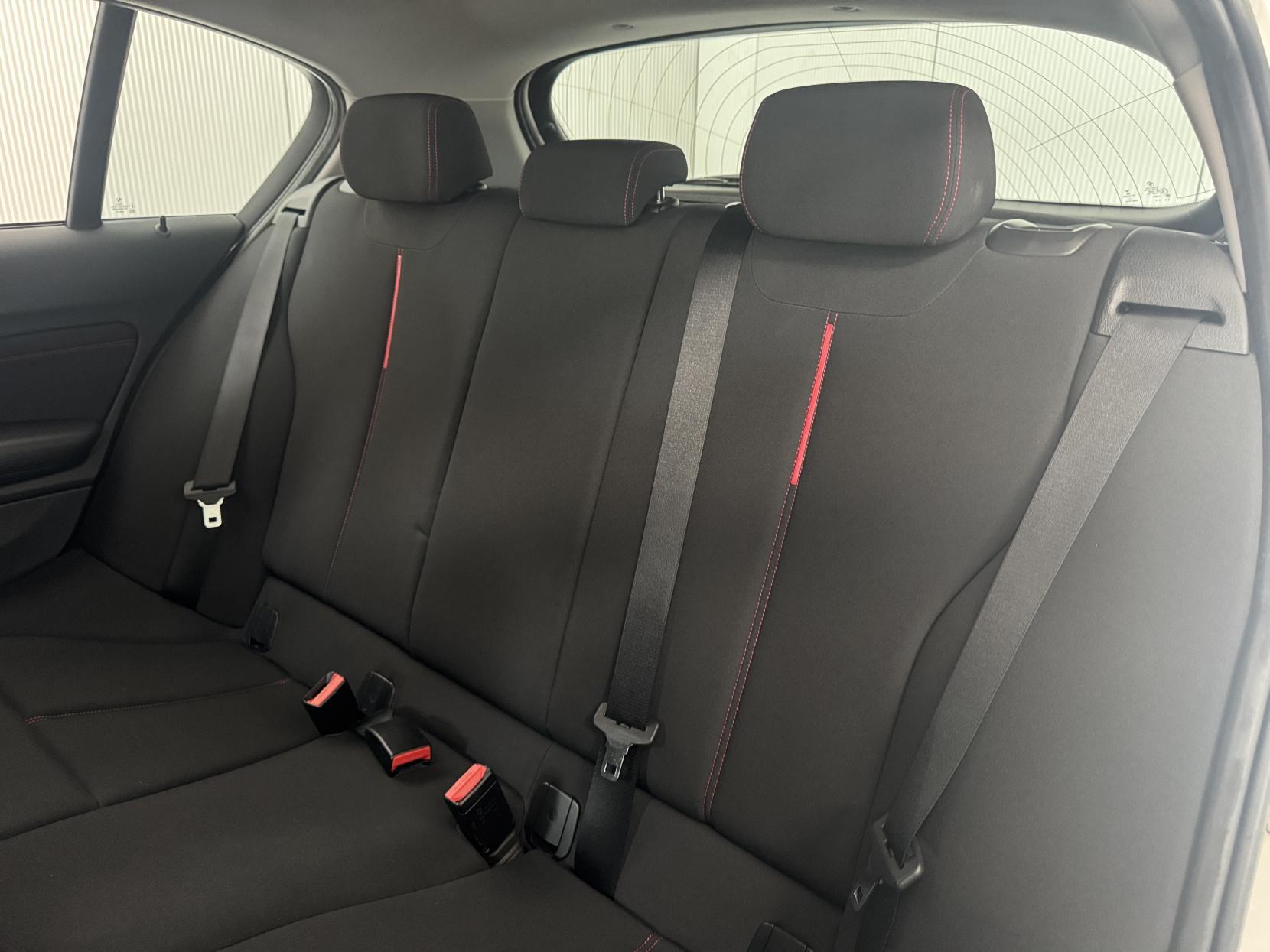 BMW 1 Series view 42