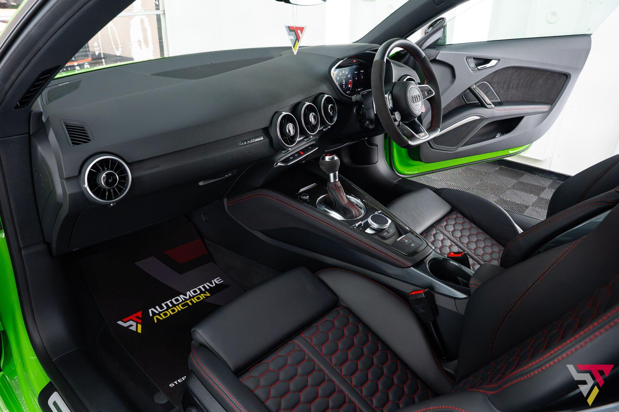 Audi TT RS view 47