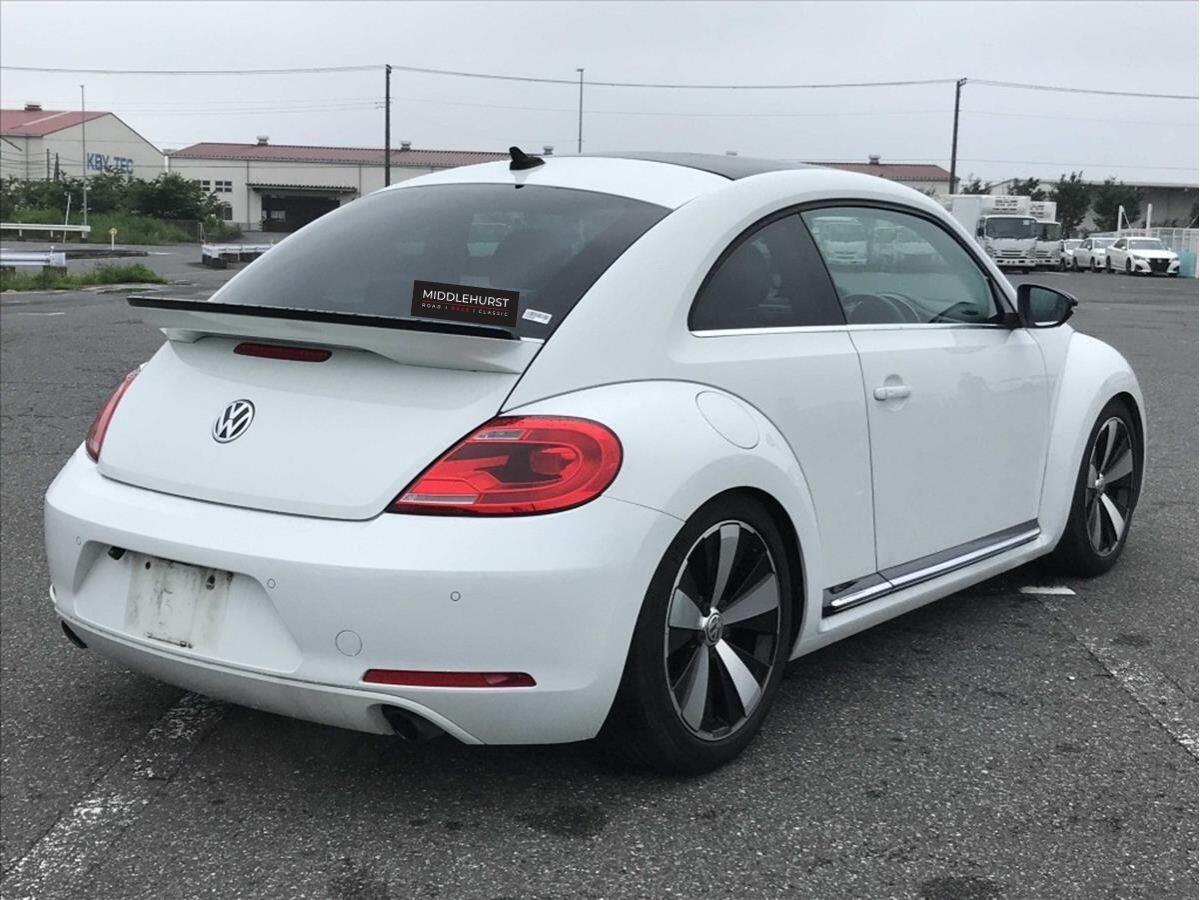 Volkswagen Beetle view 4