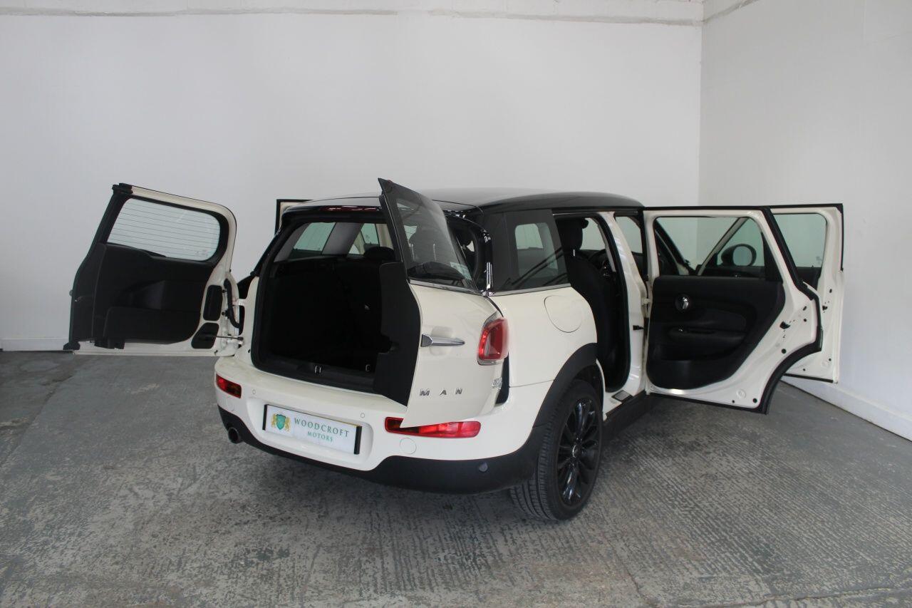 MINI Clubman view 21