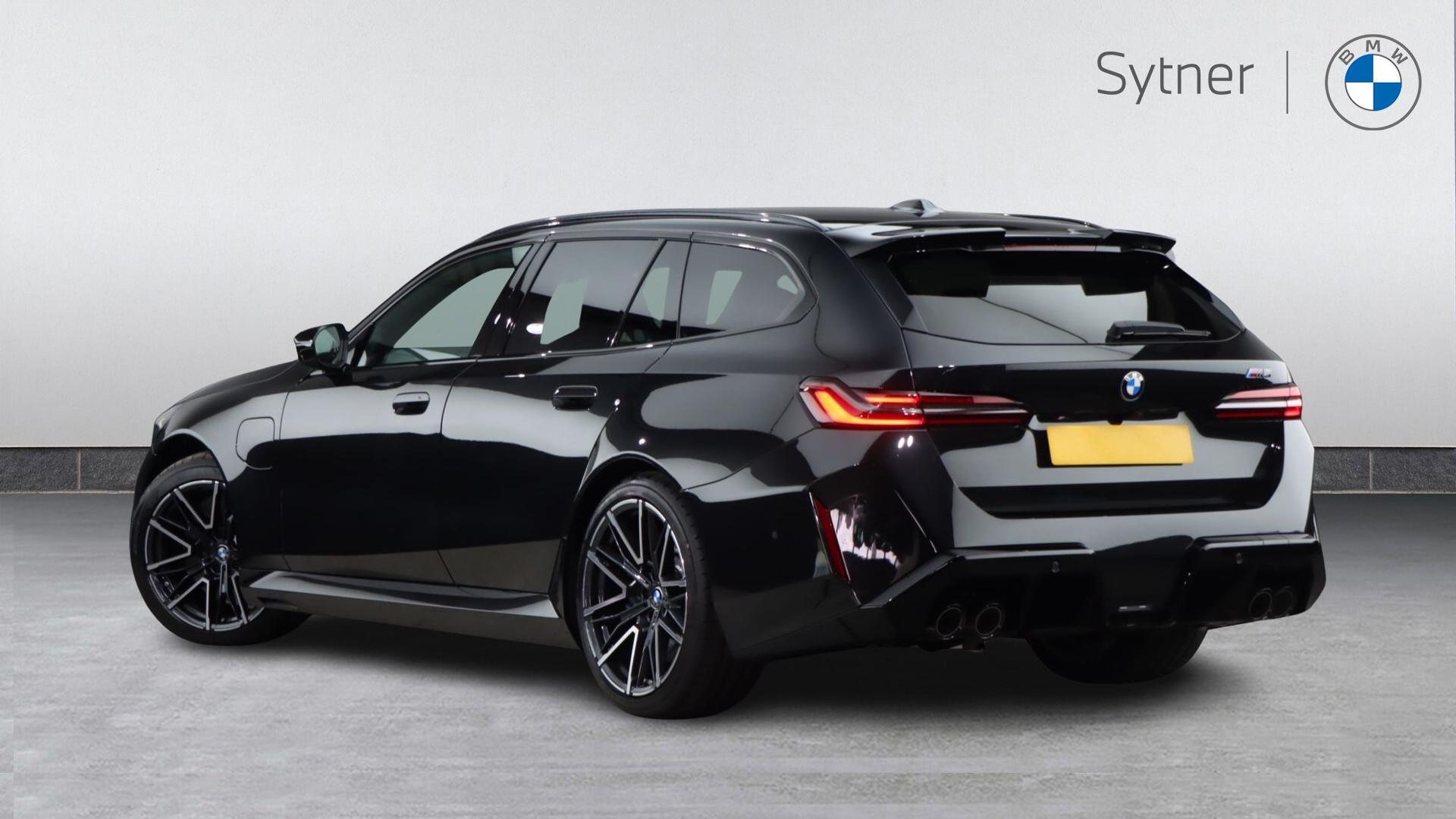 BMW M5 view 5