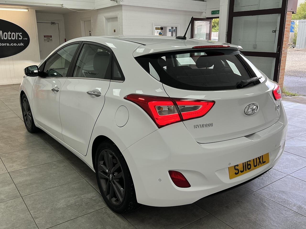 Hyundai i30 view 5