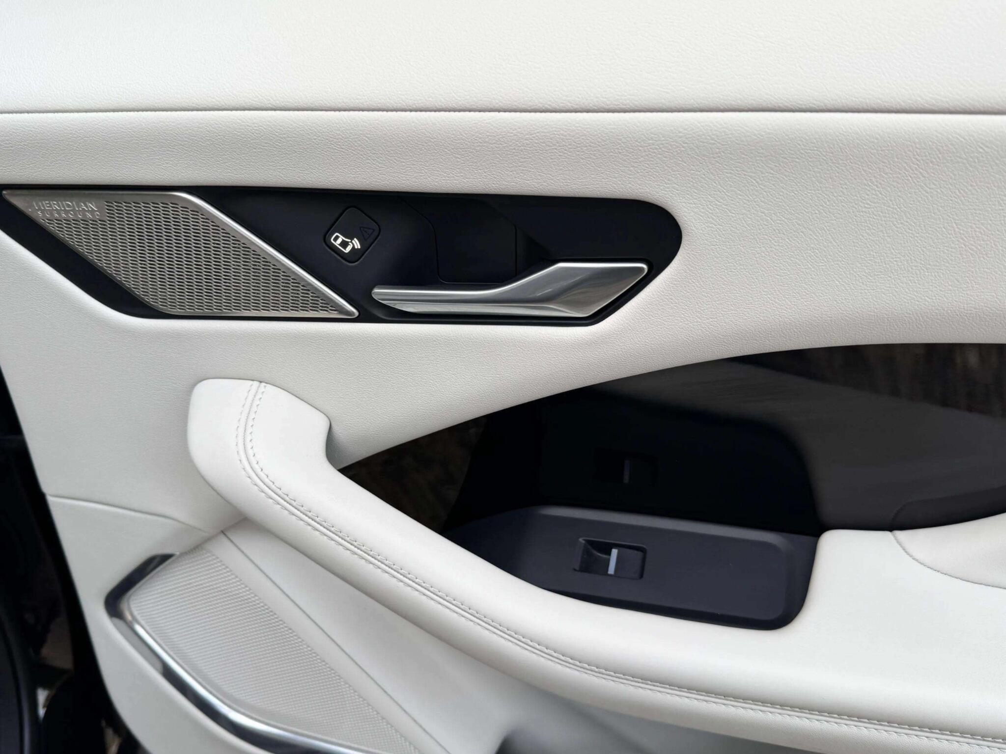 Jaguar I-Pace view 56