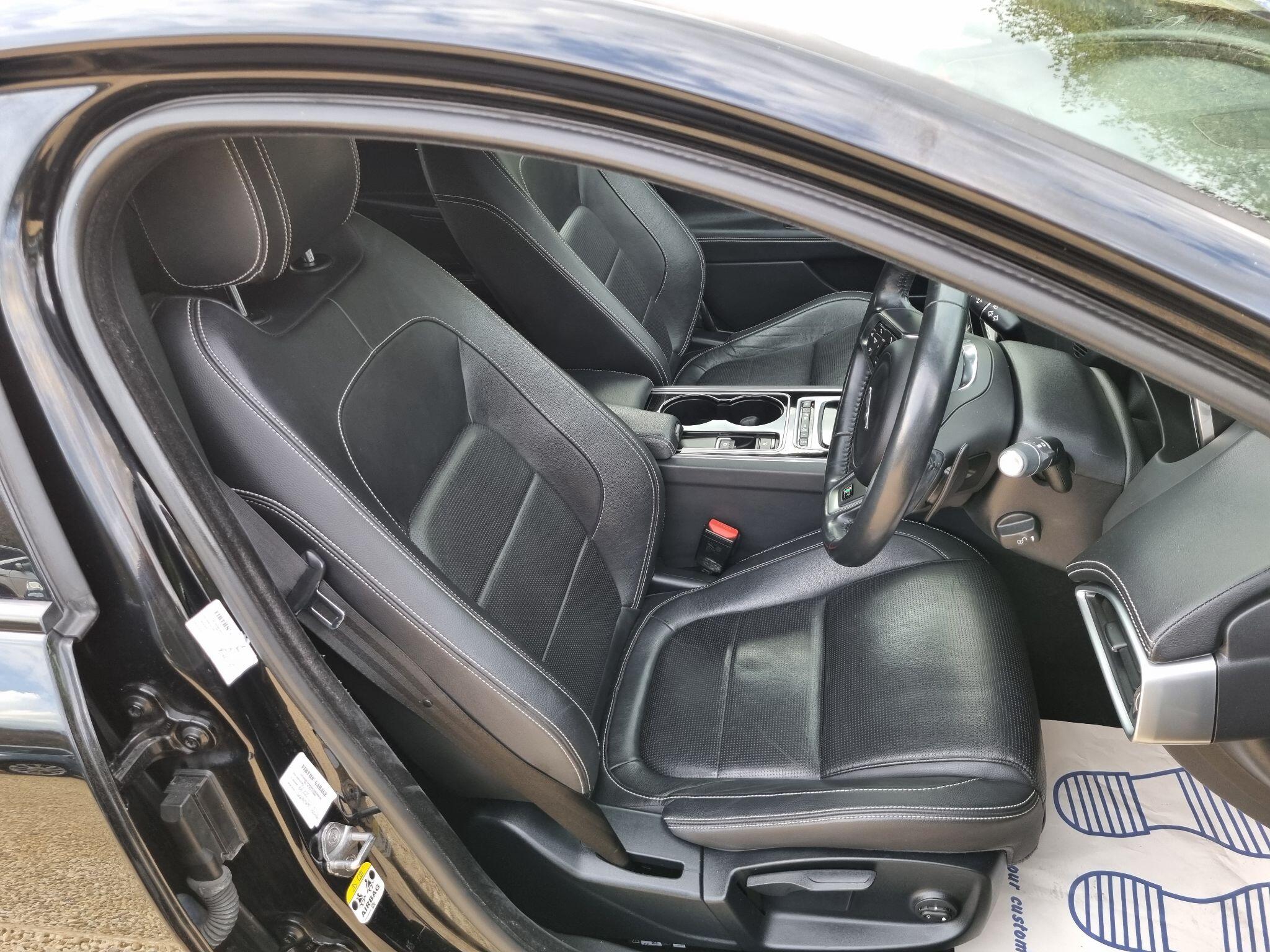 Jaguar Xe view 39