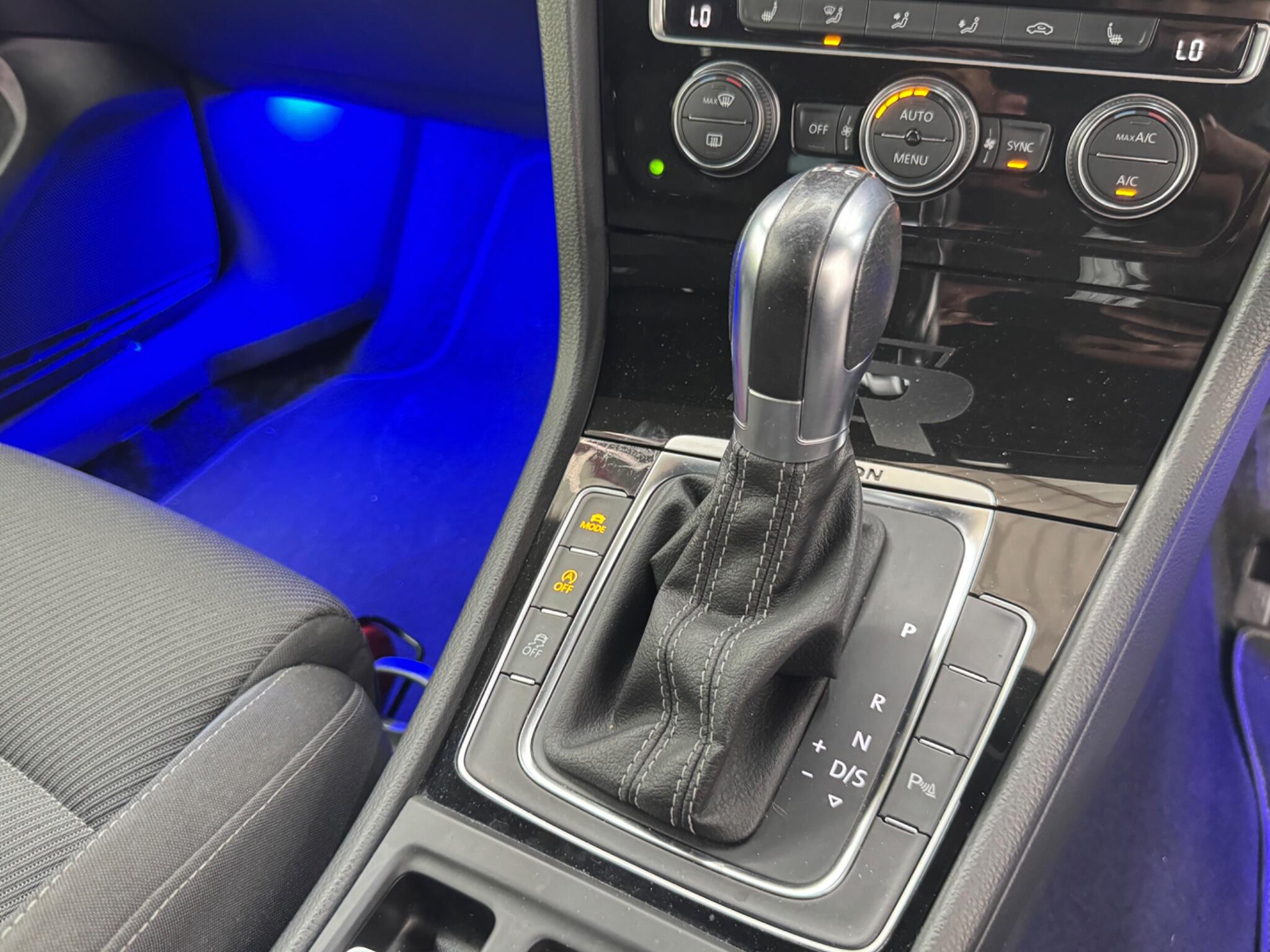Volkswagen Golf view 58