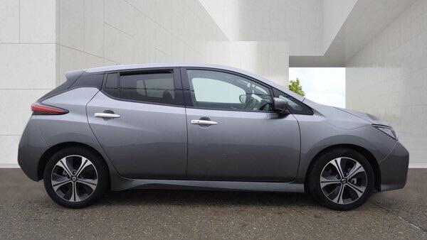 Nissan Leaf view 4