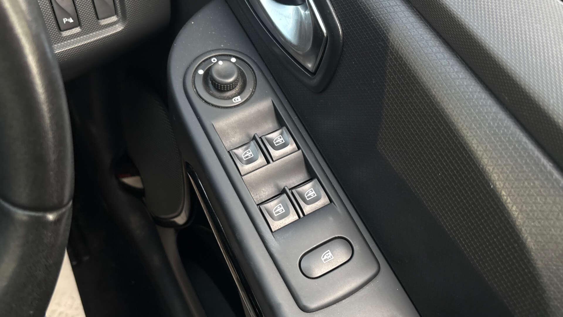 Renault Clio view 22