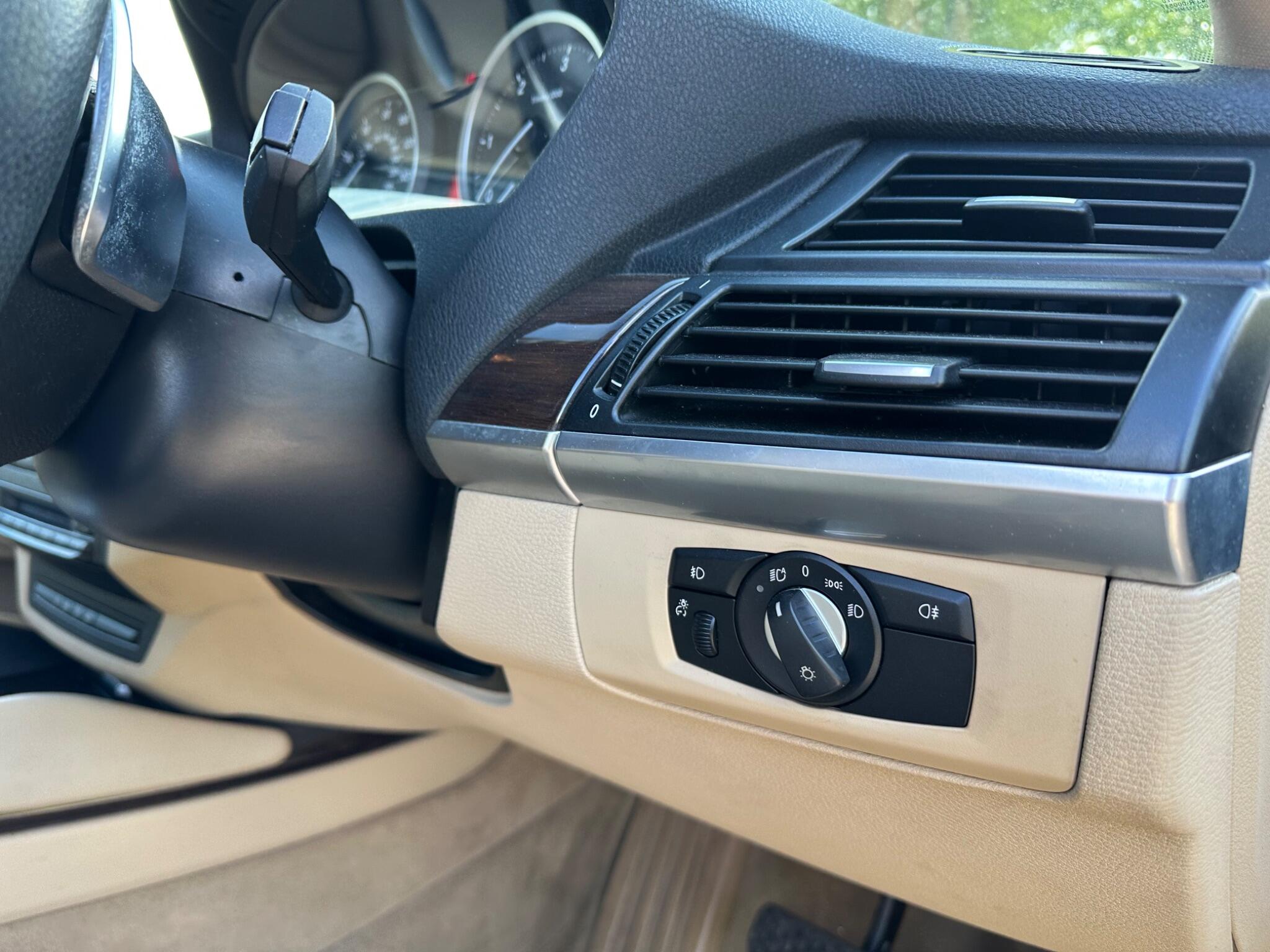 BMW X6 view 19