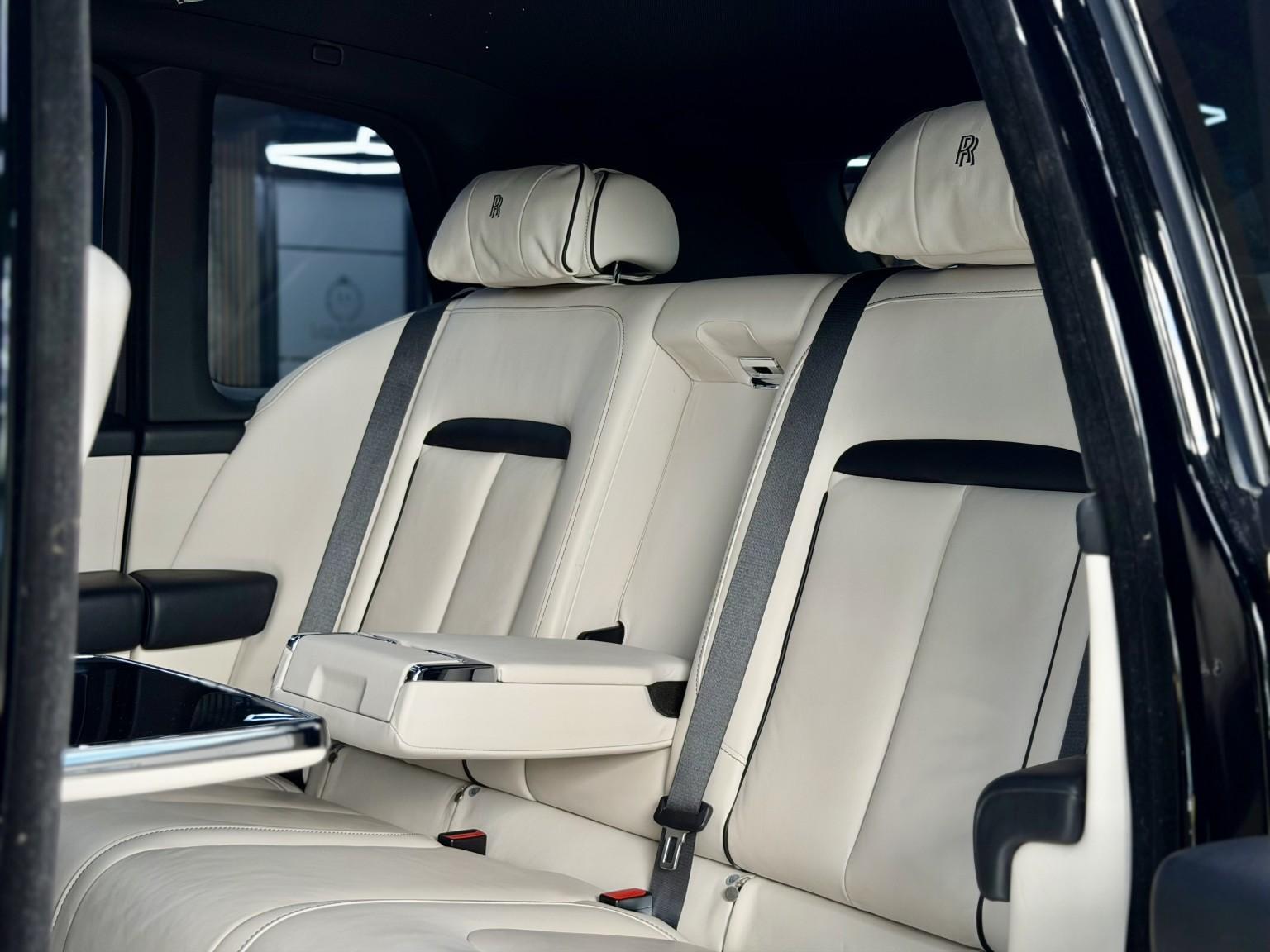 Rolls-Royce Cullinan view 74