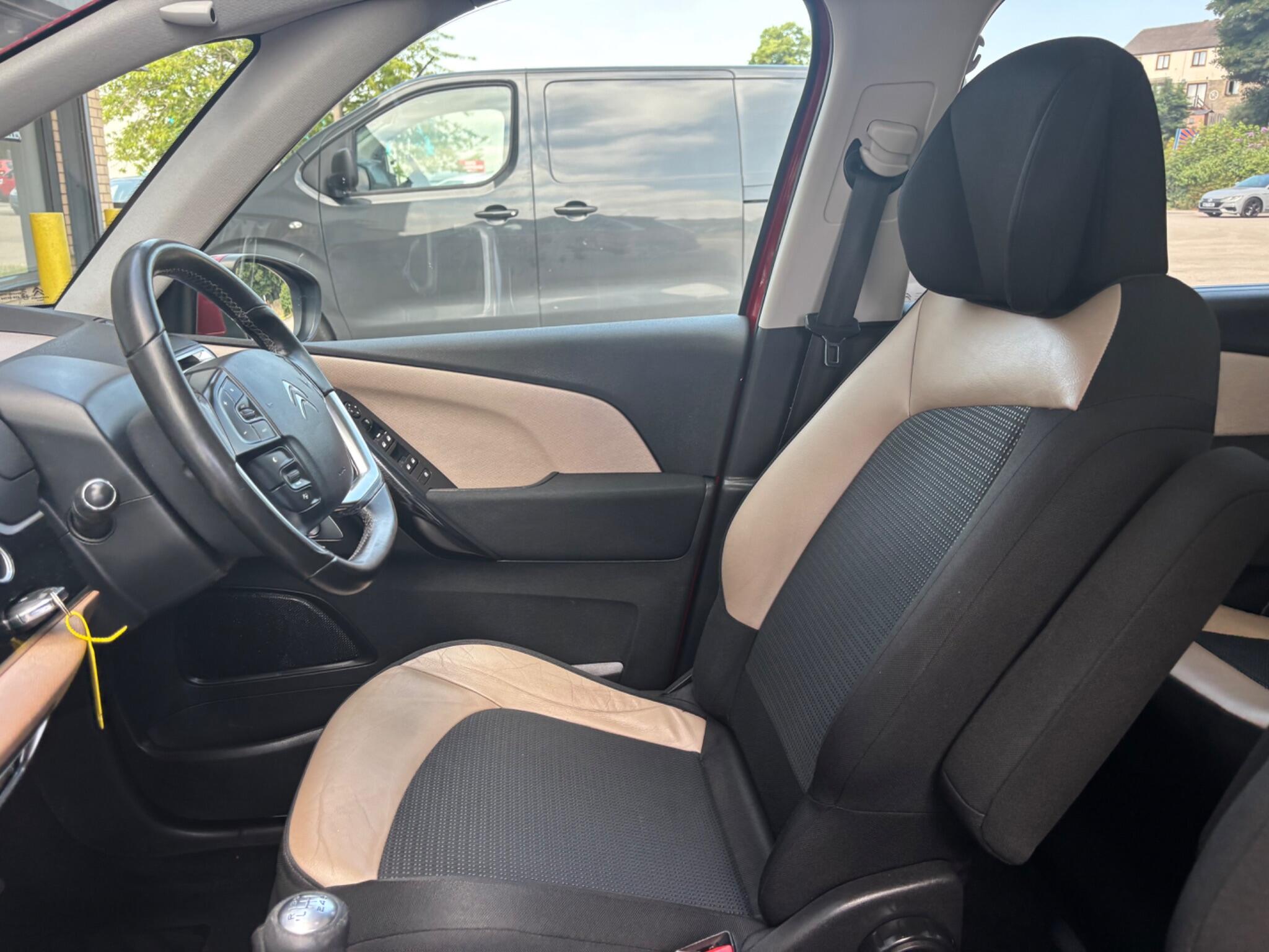 Citroen C4 Picasso view 14