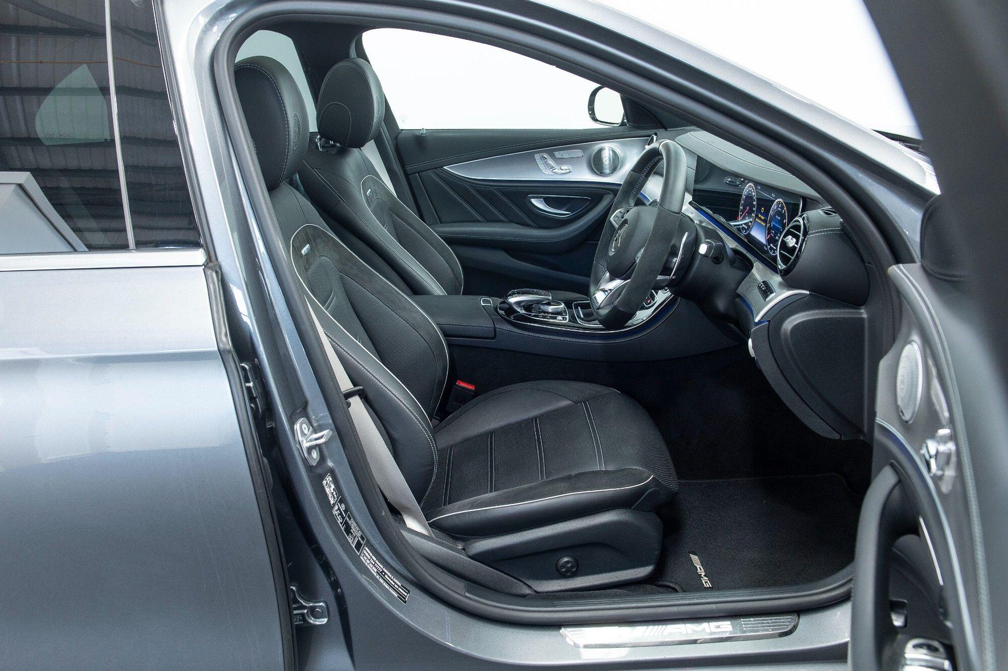Mercedes-Benz E Class view 7