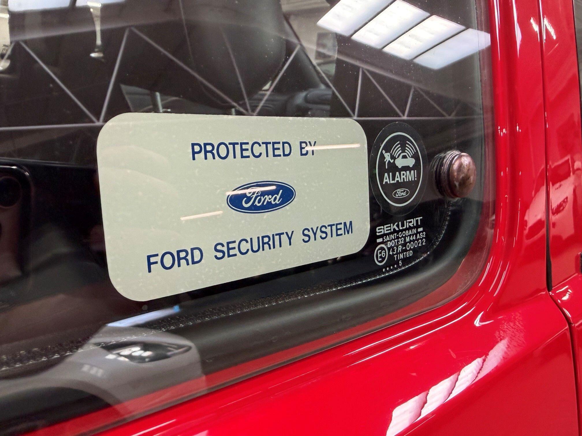 Ford Escort view 13