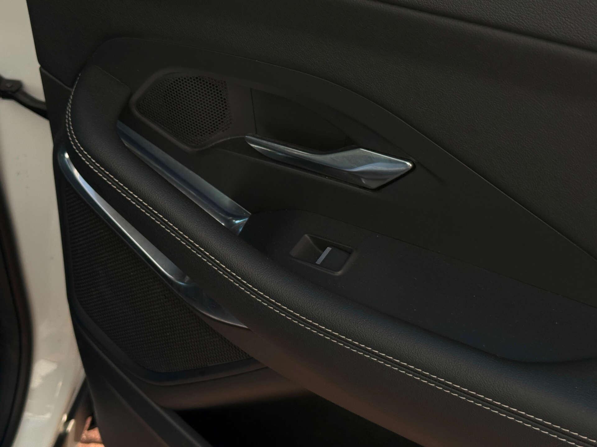 Jaguar E-Pace view 31