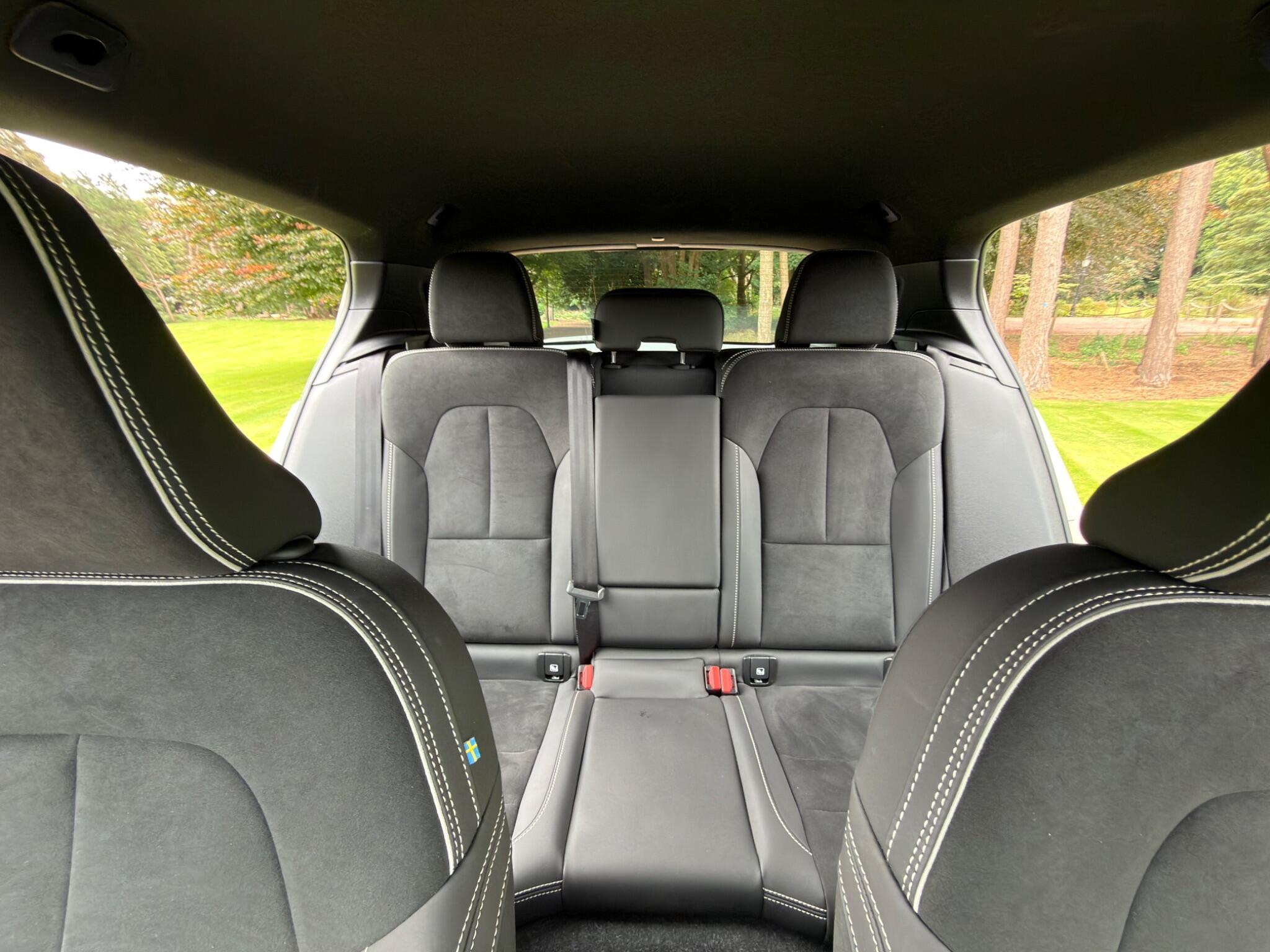 Volvo XC40 view 21
