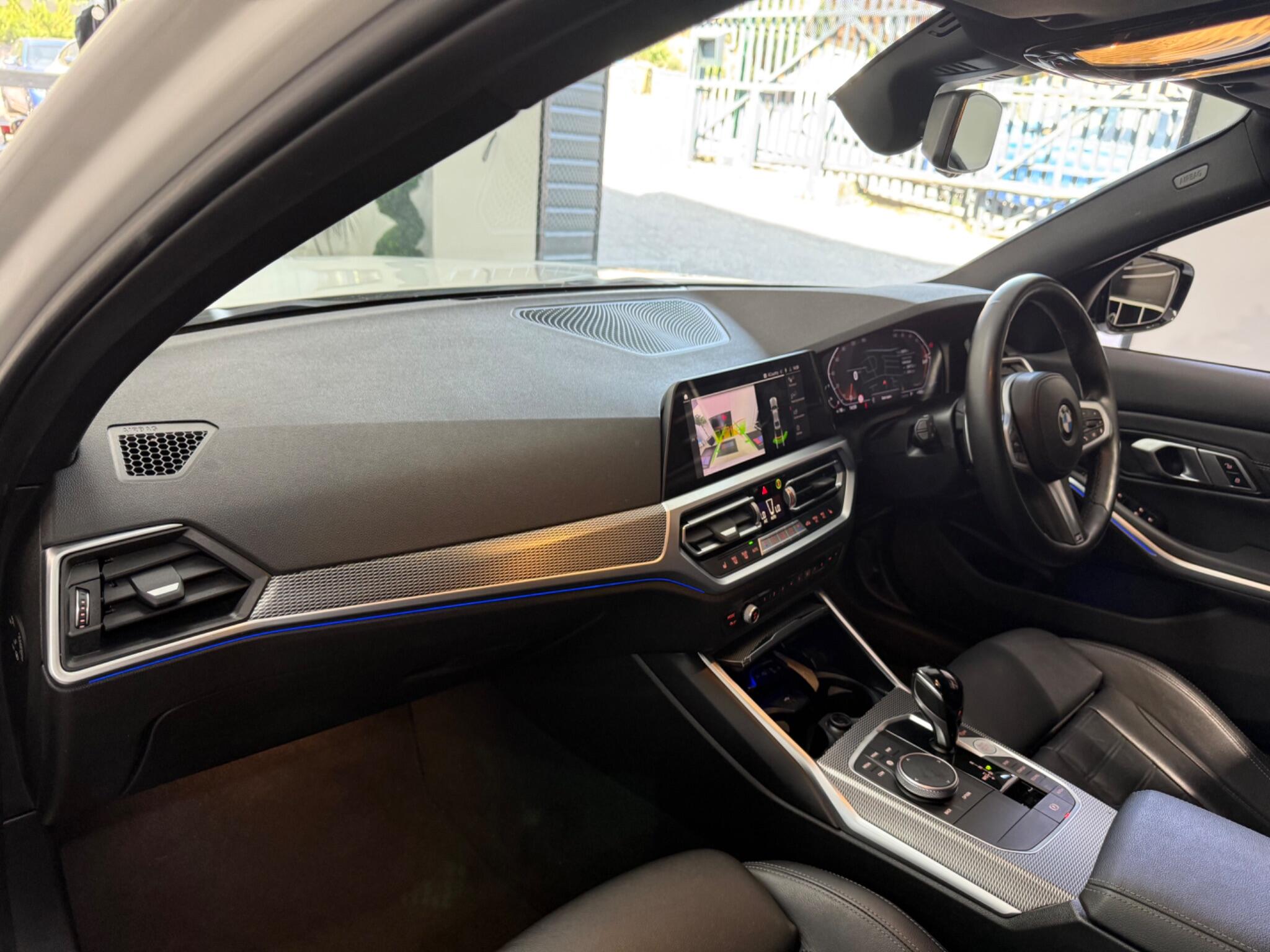 BMW 3 Series view 28
