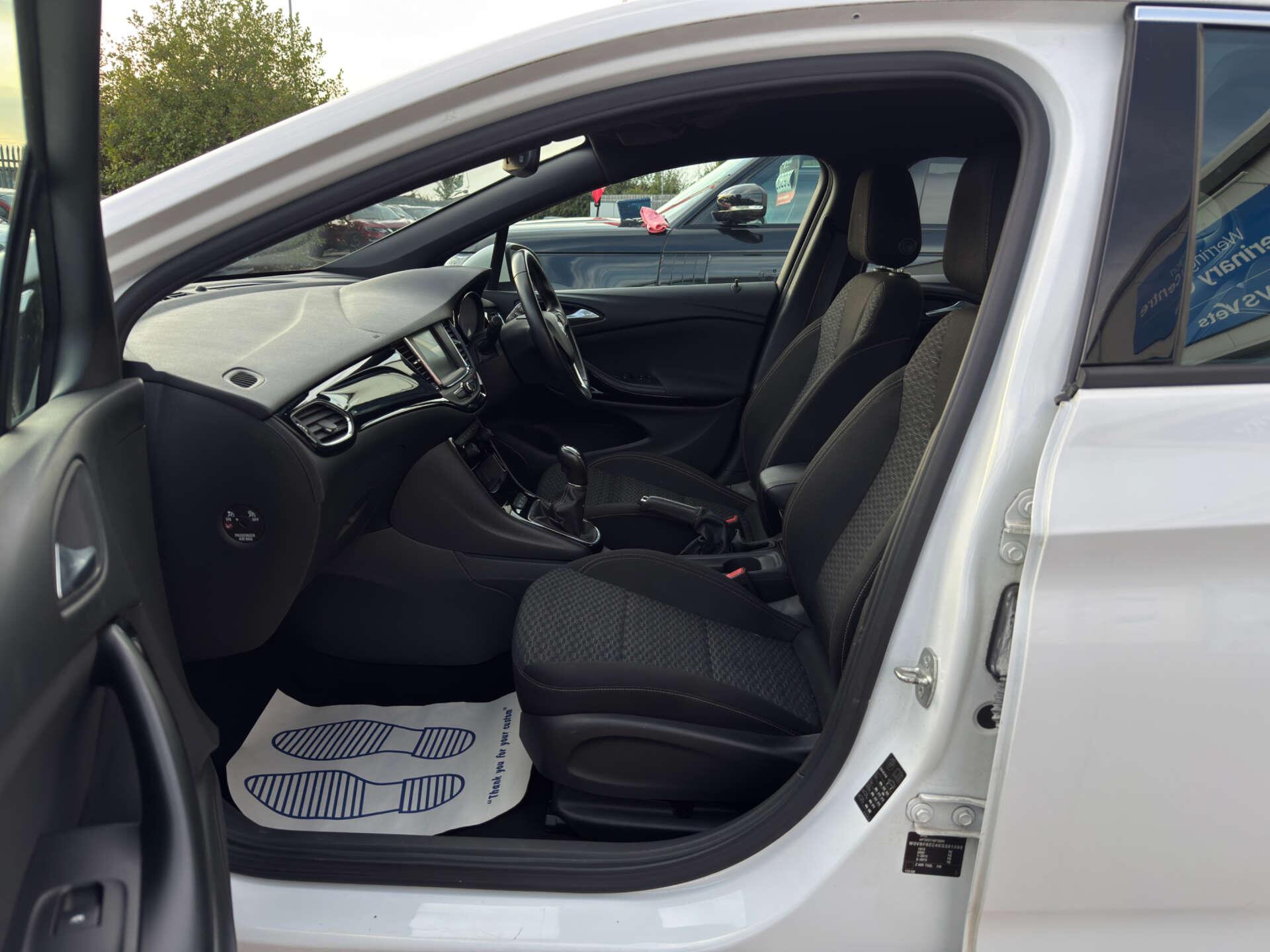 Vauxhall Astra view 40