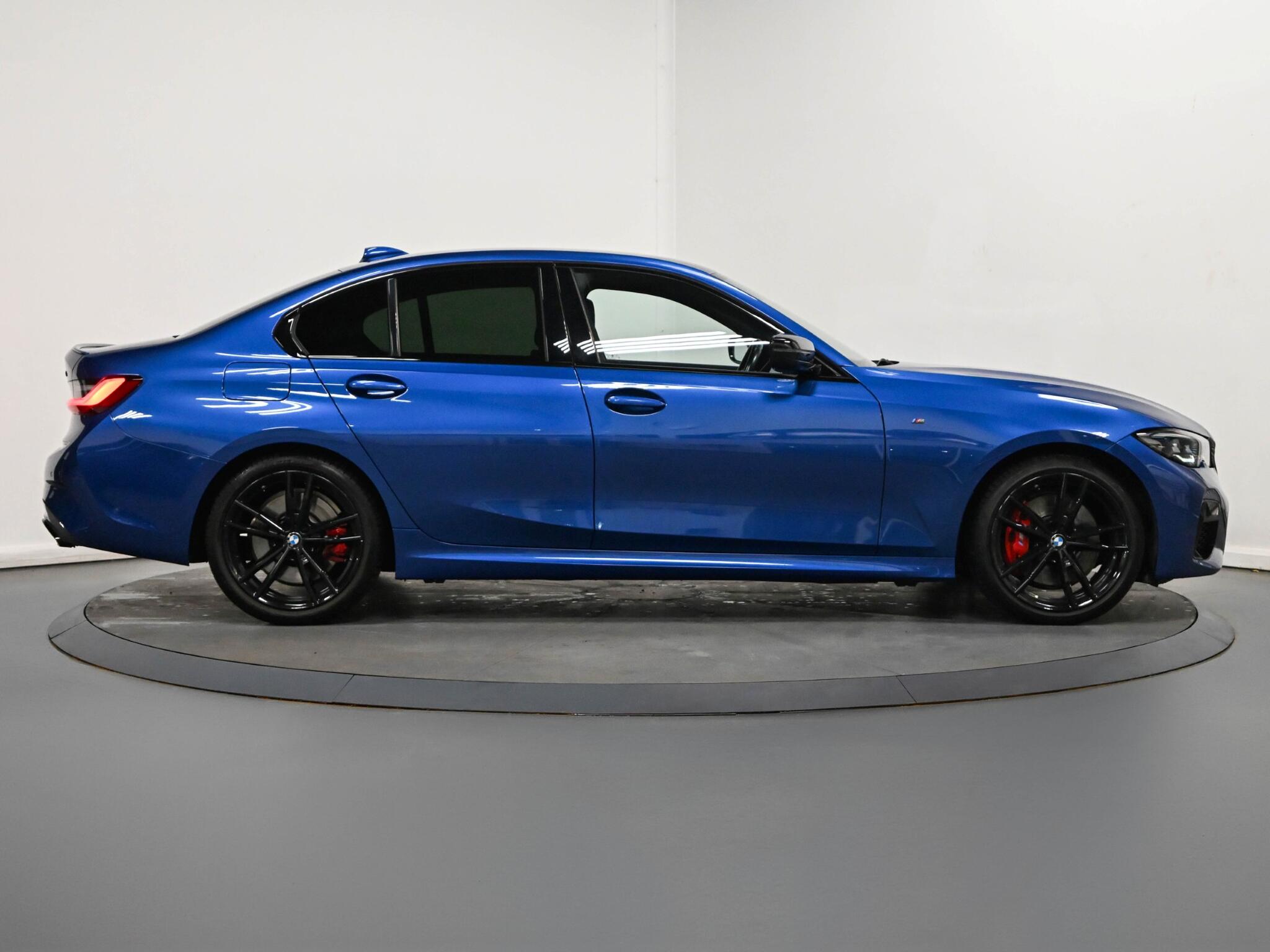 BMW 3 Series view 36