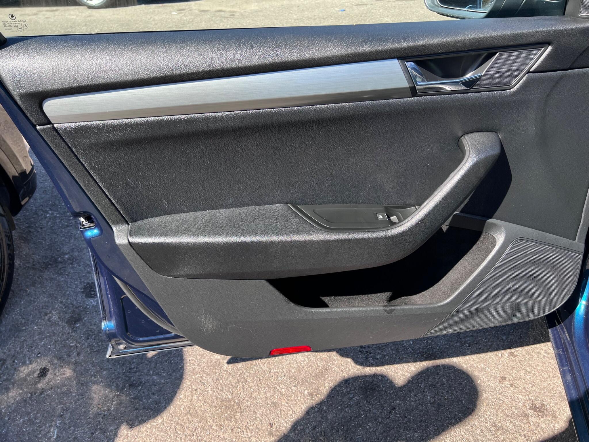 Skoda Superb view 35