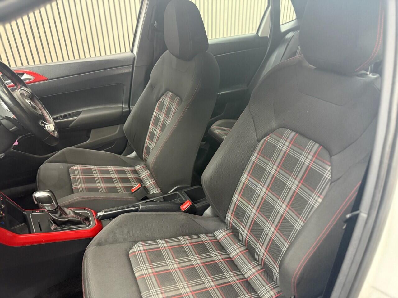 Volkswagen Polo view 6