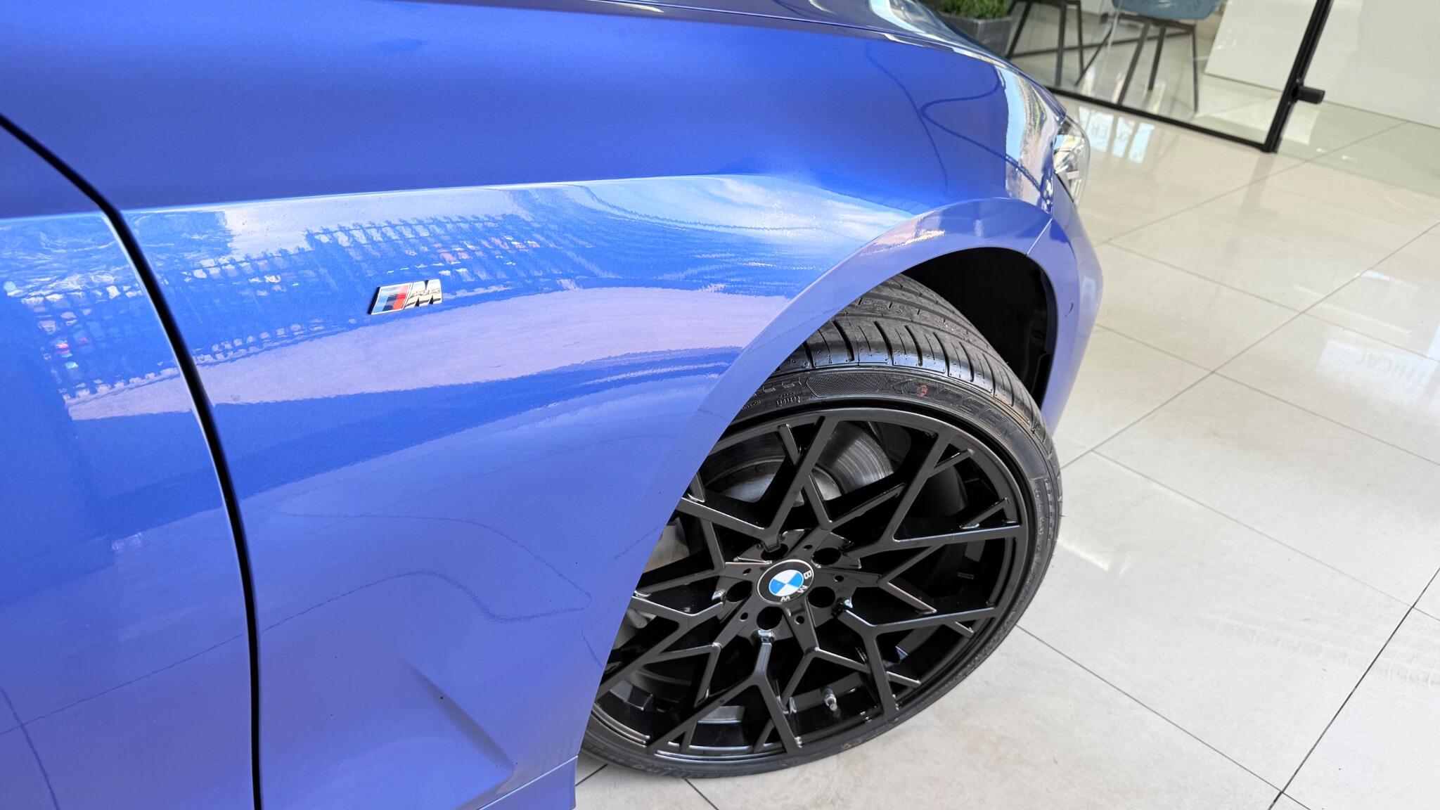 BMW 3 Series view 24