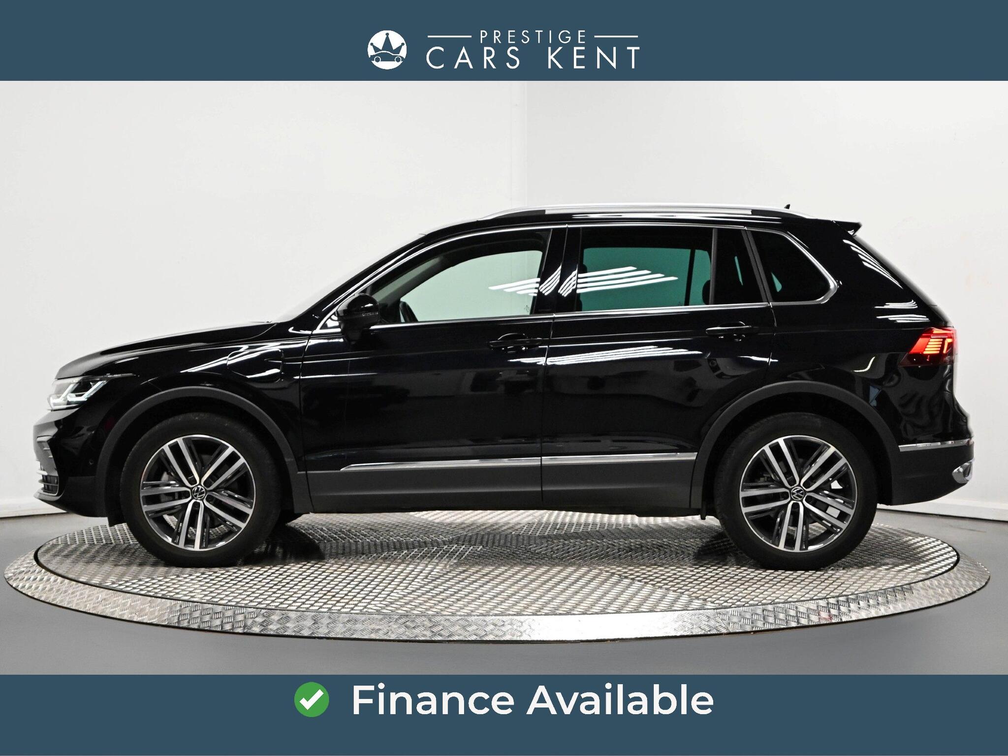 Volkswagen Tiguan view 4
