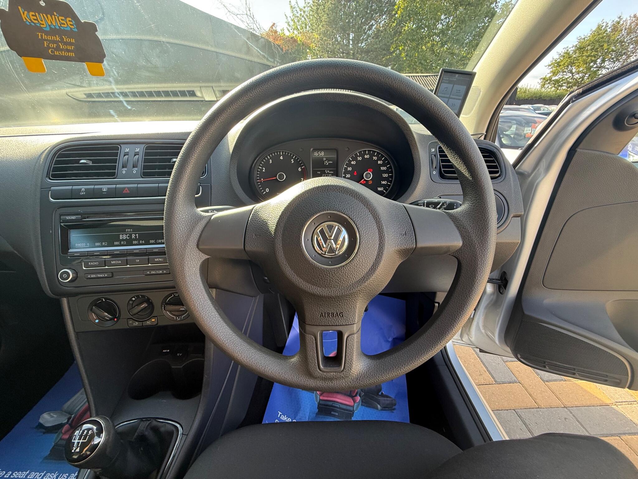 Volkswagen Polo view 22