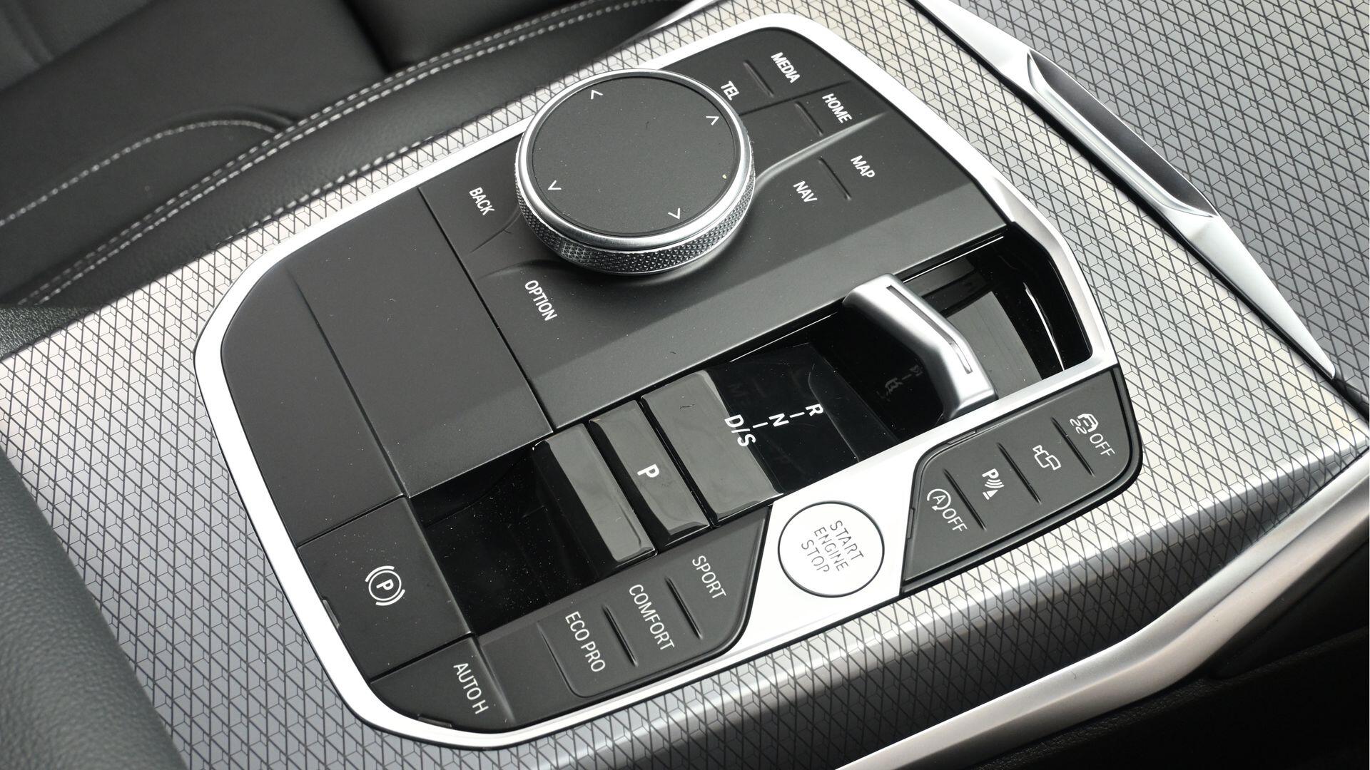 BMW 3 Series view 10
