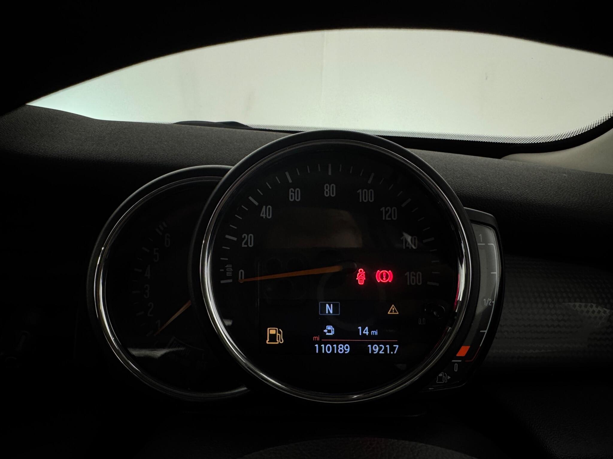 Mini Hatch view 15