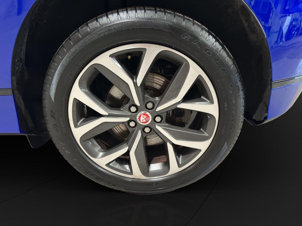 Jaguar I-Pace view 35