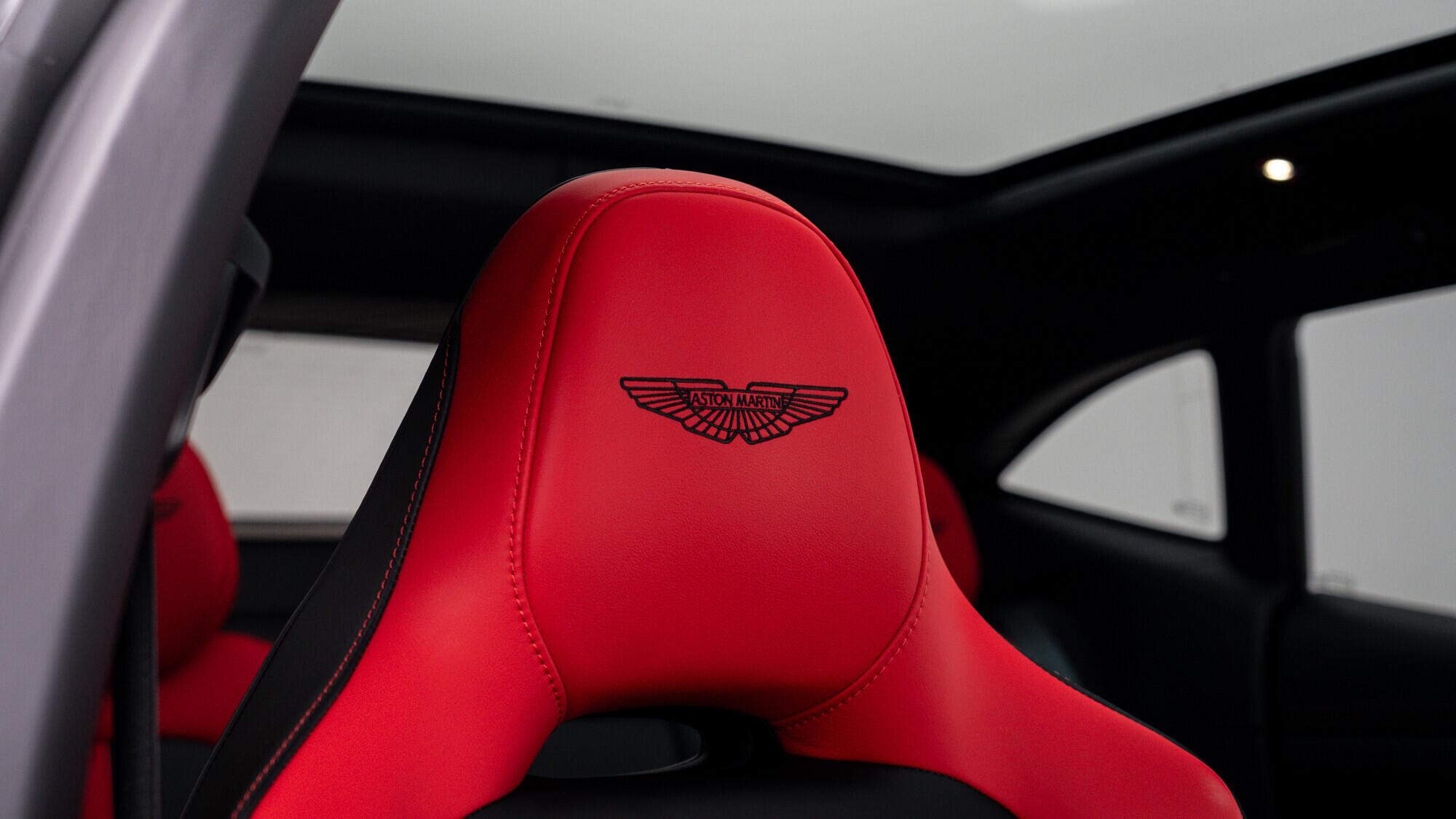 Aston Martin DBX view 38