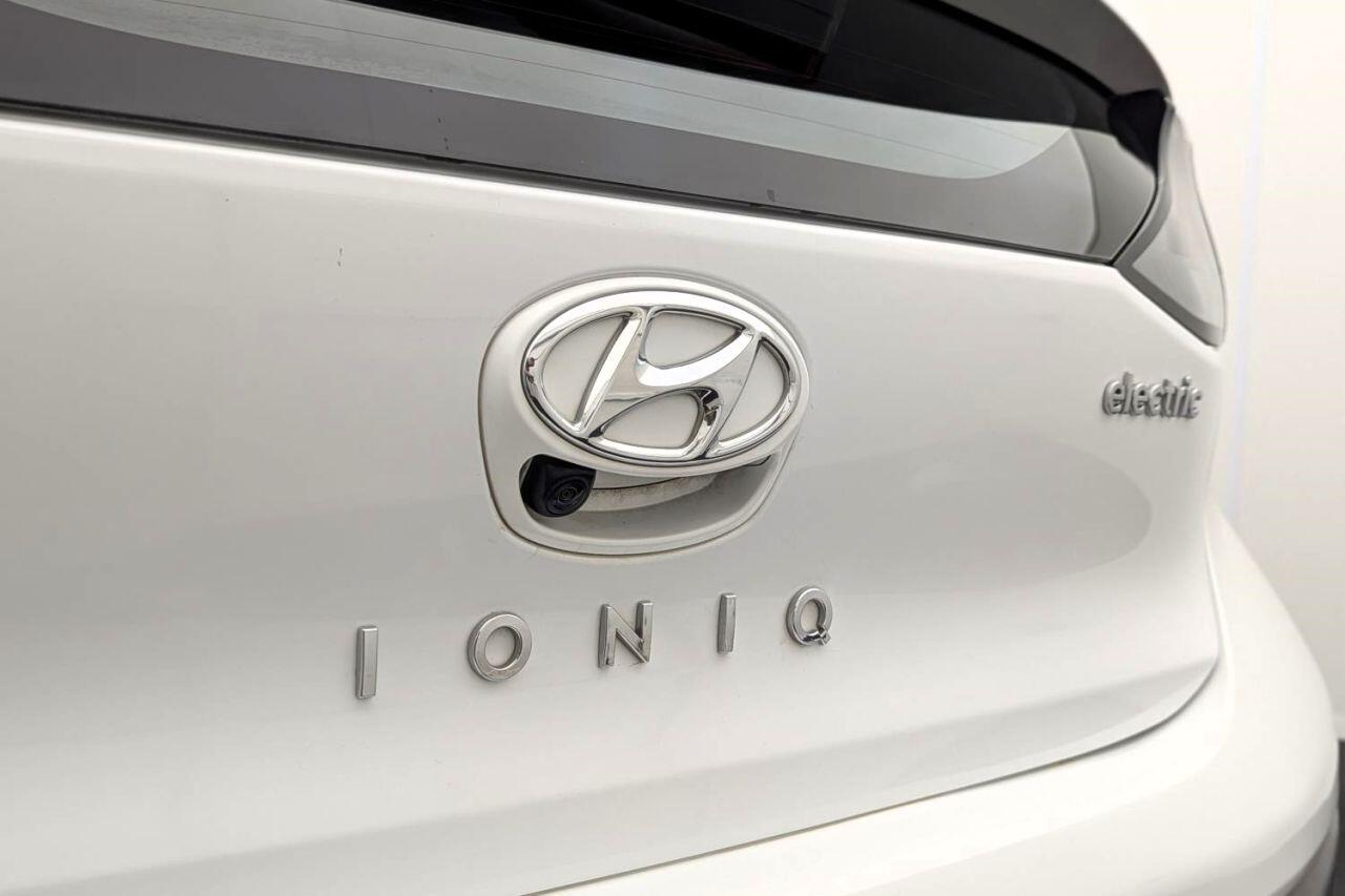 Hyundai Ioniq view 51