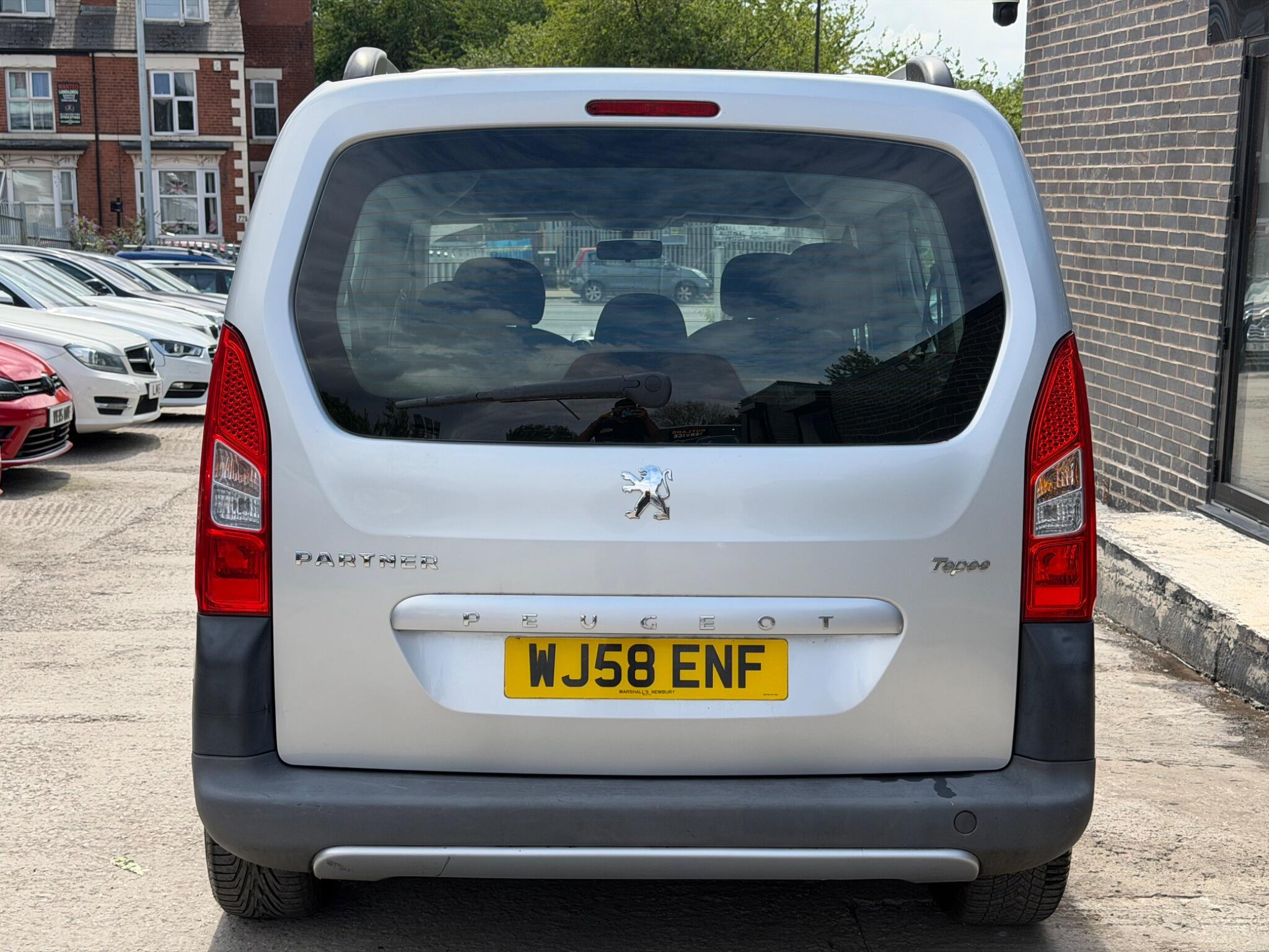 Peugeot Partner Tepee view 5
