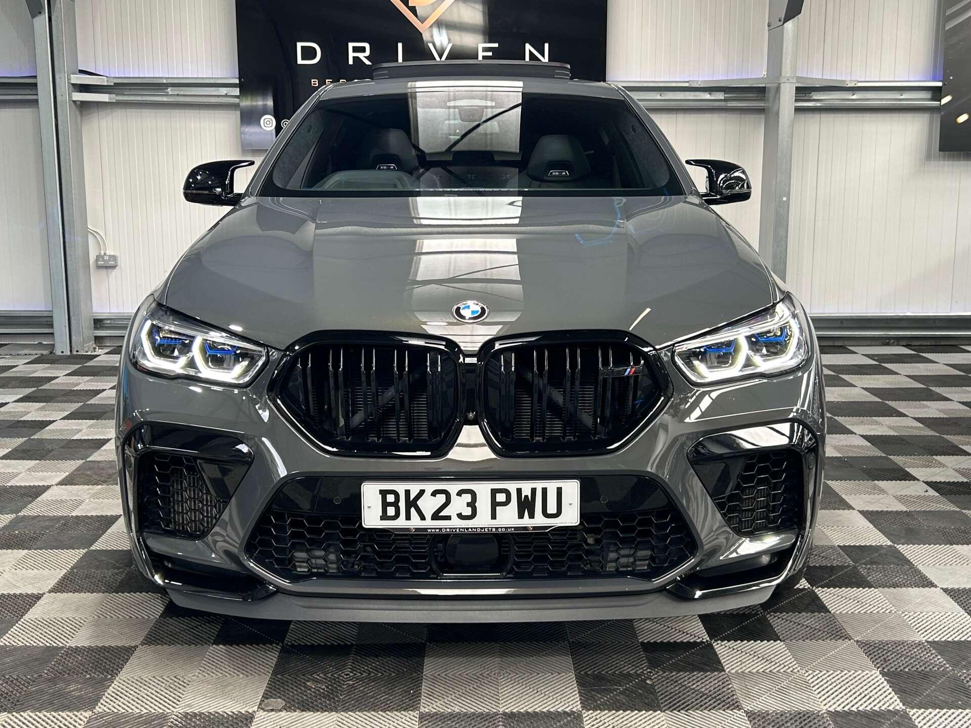 BMW X6 M view 6