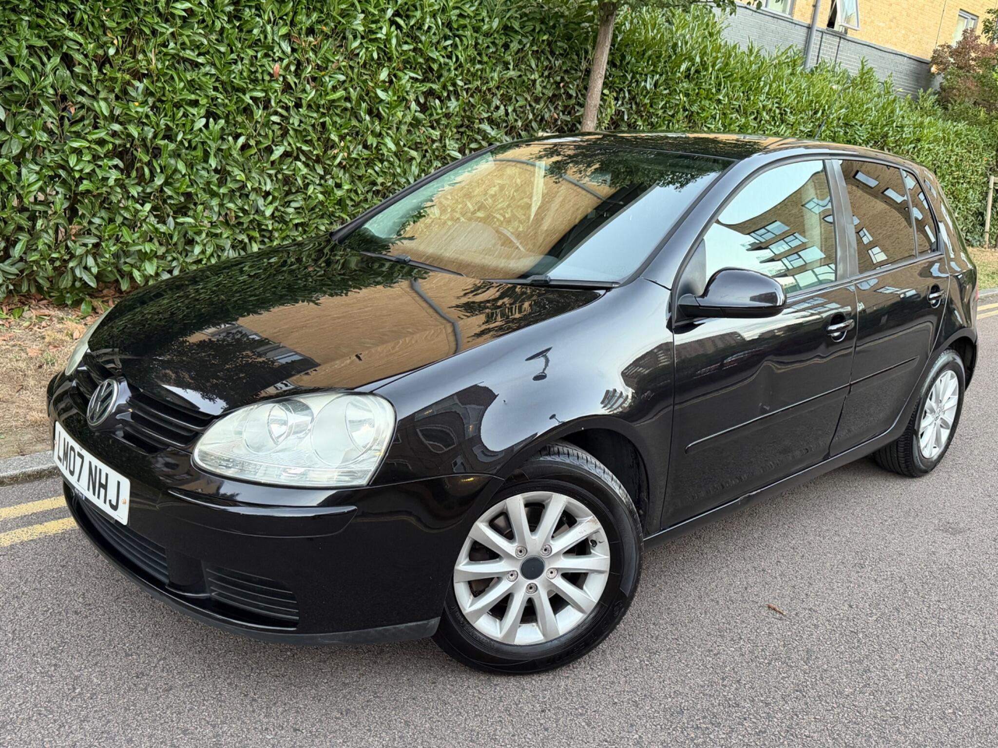 Volkswagen Golf view 3