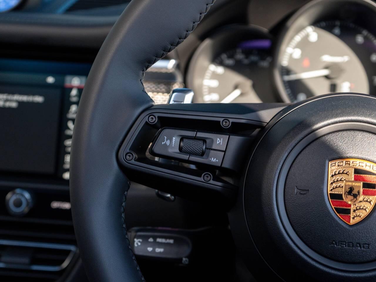 Porsche Macan view 27
