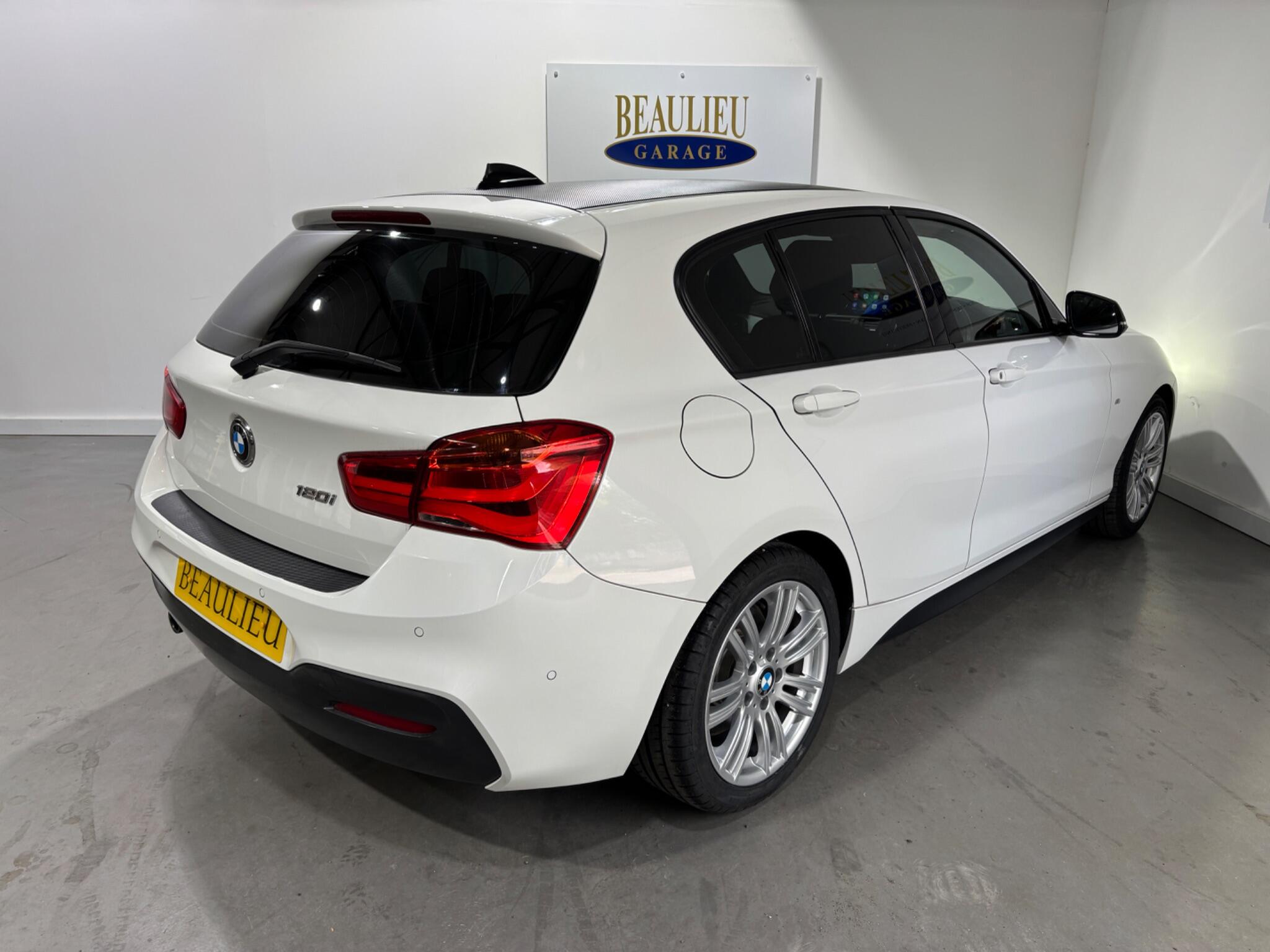 BMW 1 Series view 47