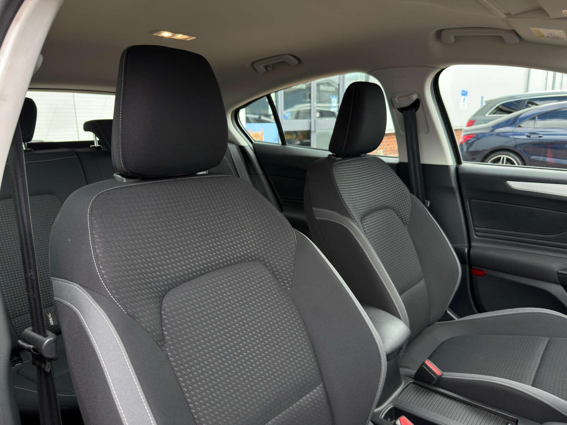 Ford Focus view 14