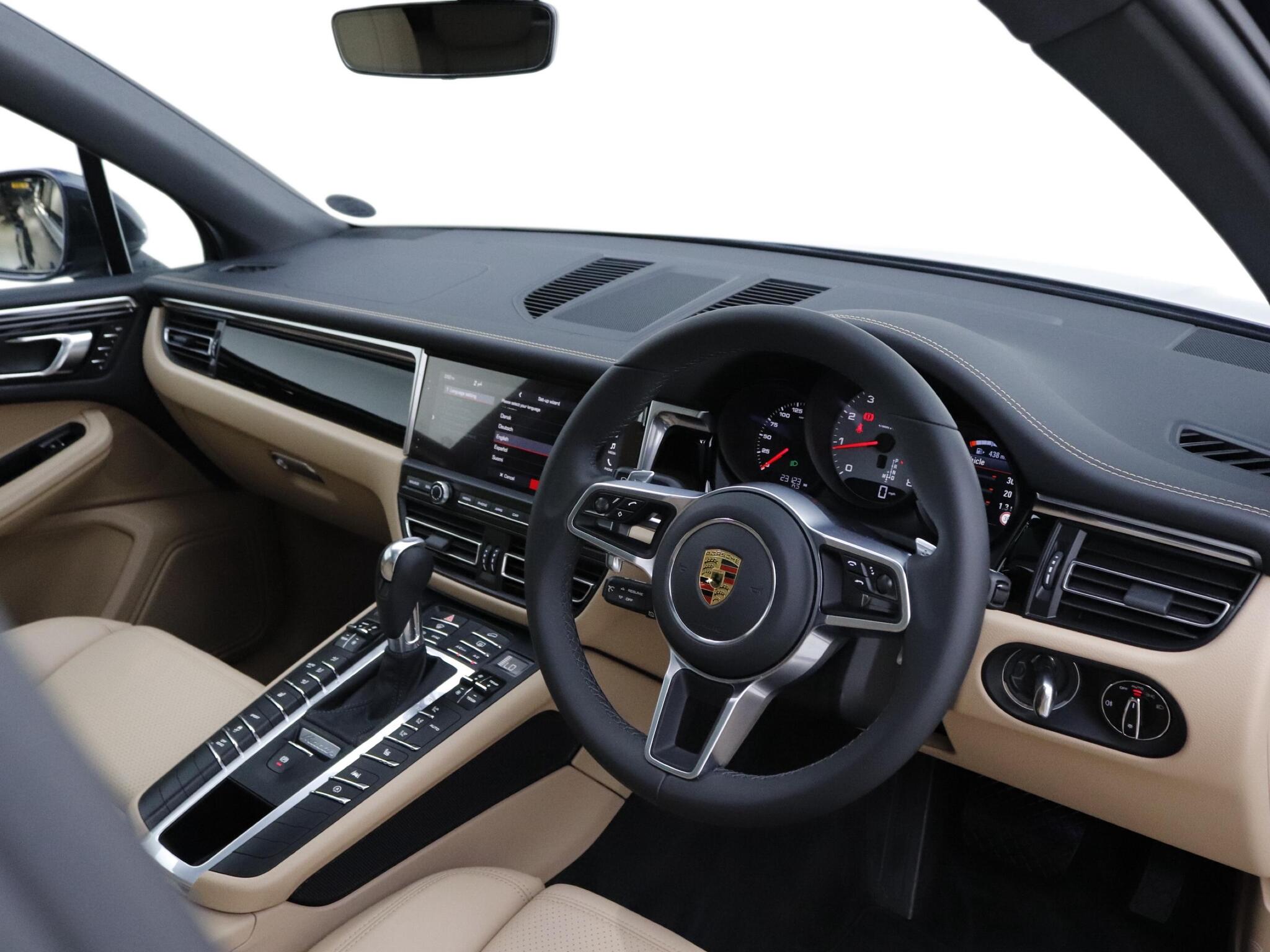 Porsche Macan view 9