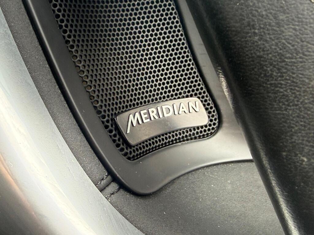 Land Rover Discovery Sport view 39