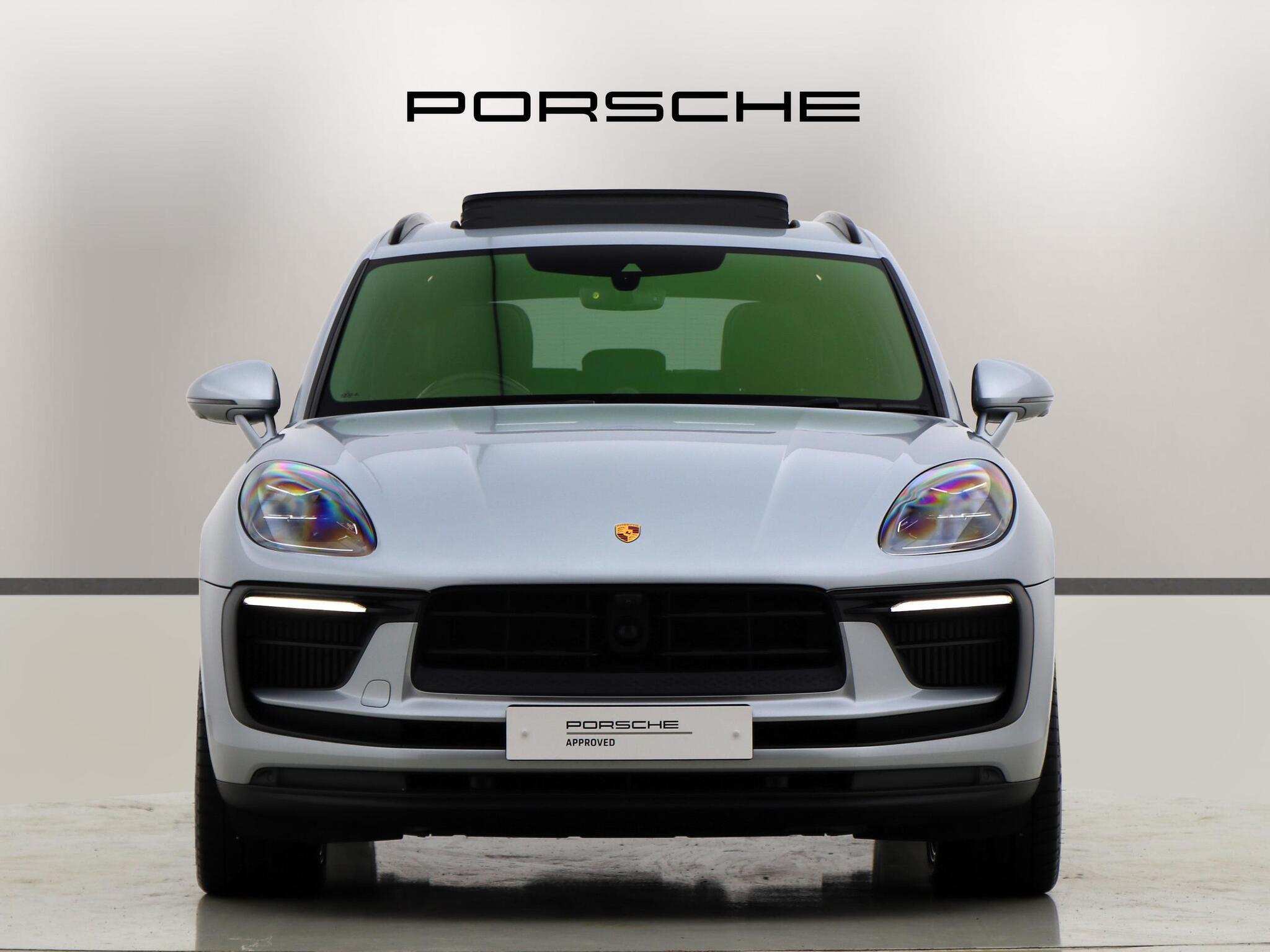 Porsche Macan view 7