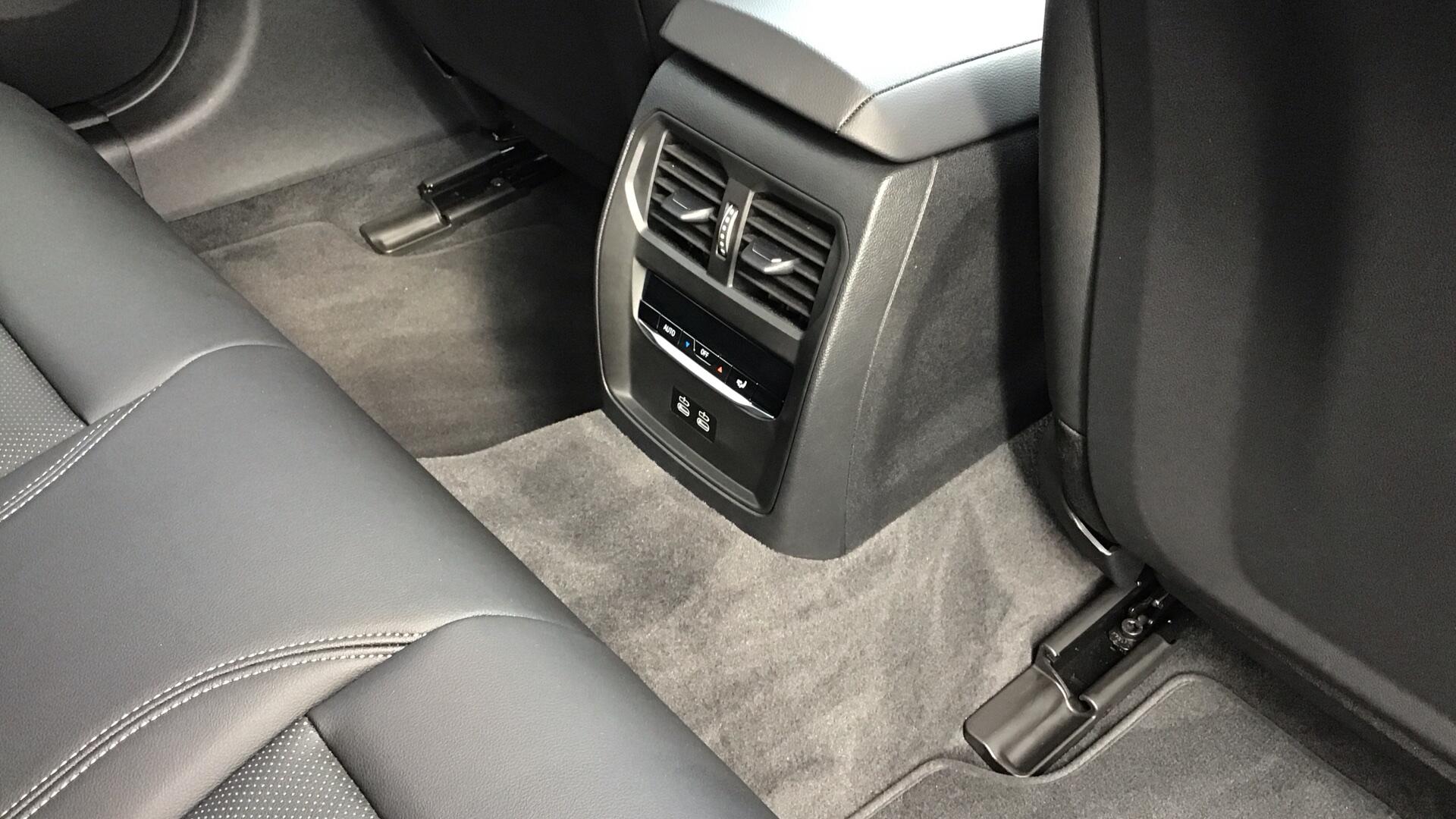 BMW i4 view 31