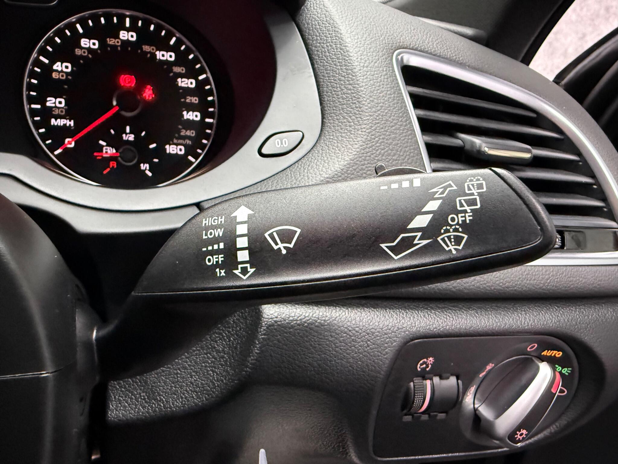 Audi Q3 view 24