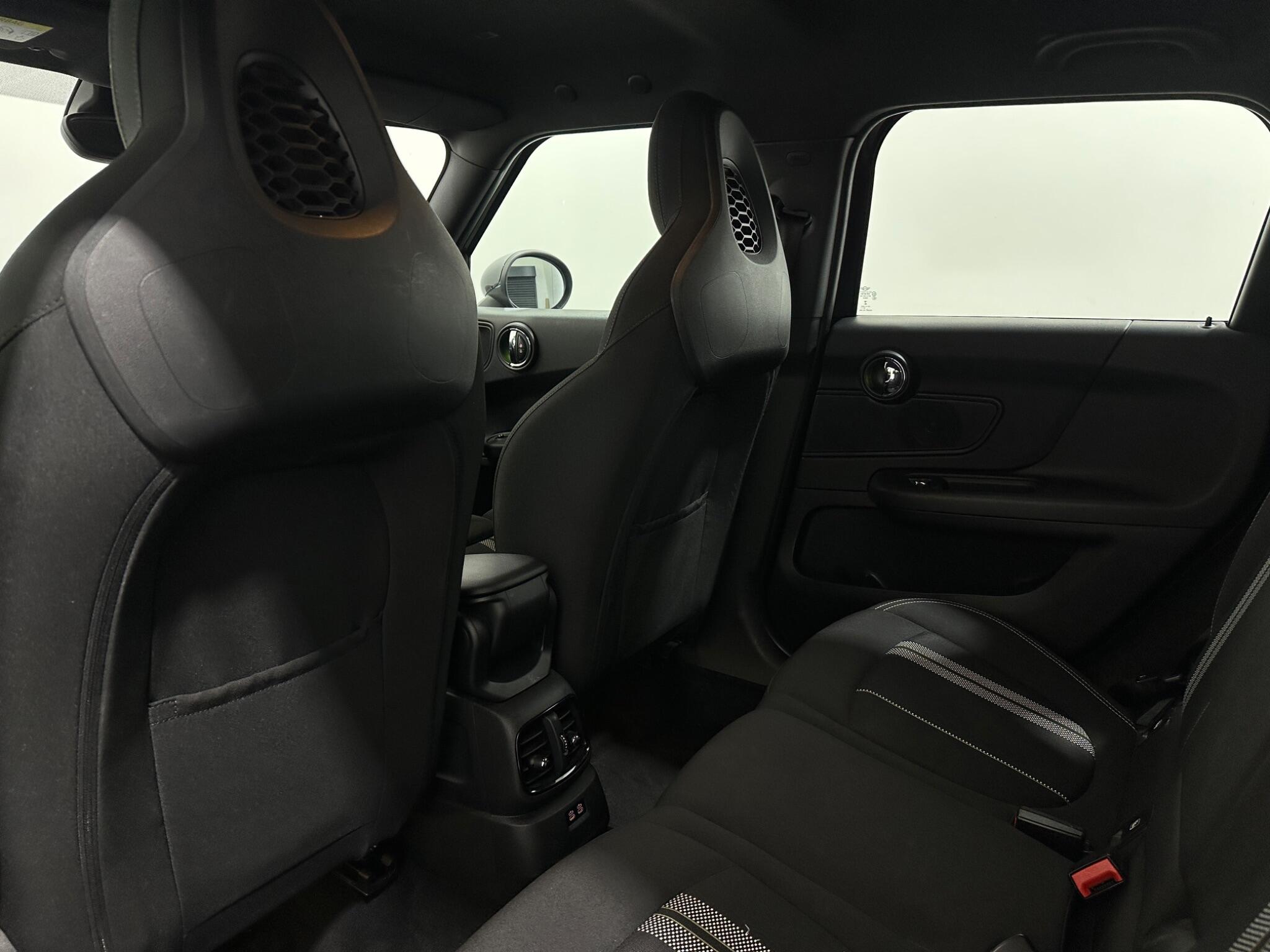 Mini Countryman view 36