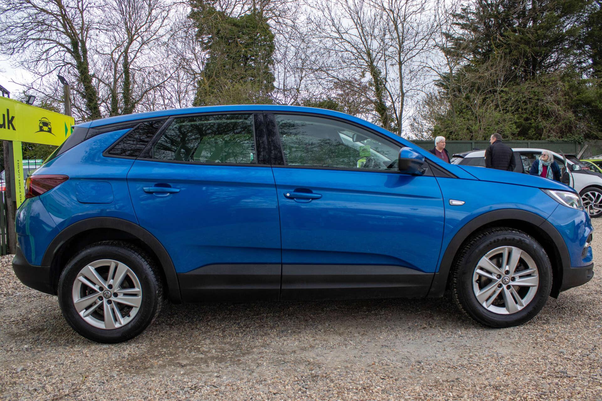 Vauxhall Grandland X view 4