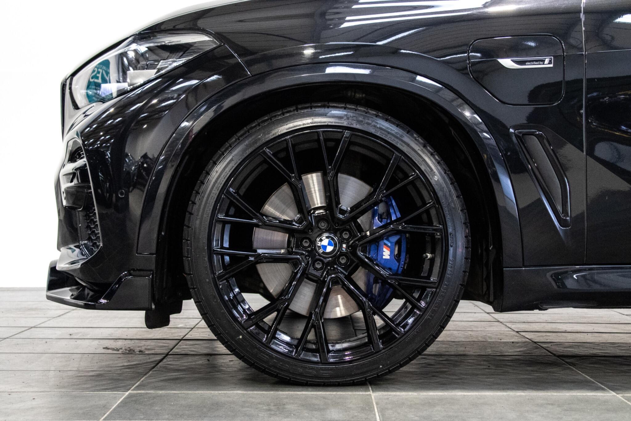 BMW X5 view 8