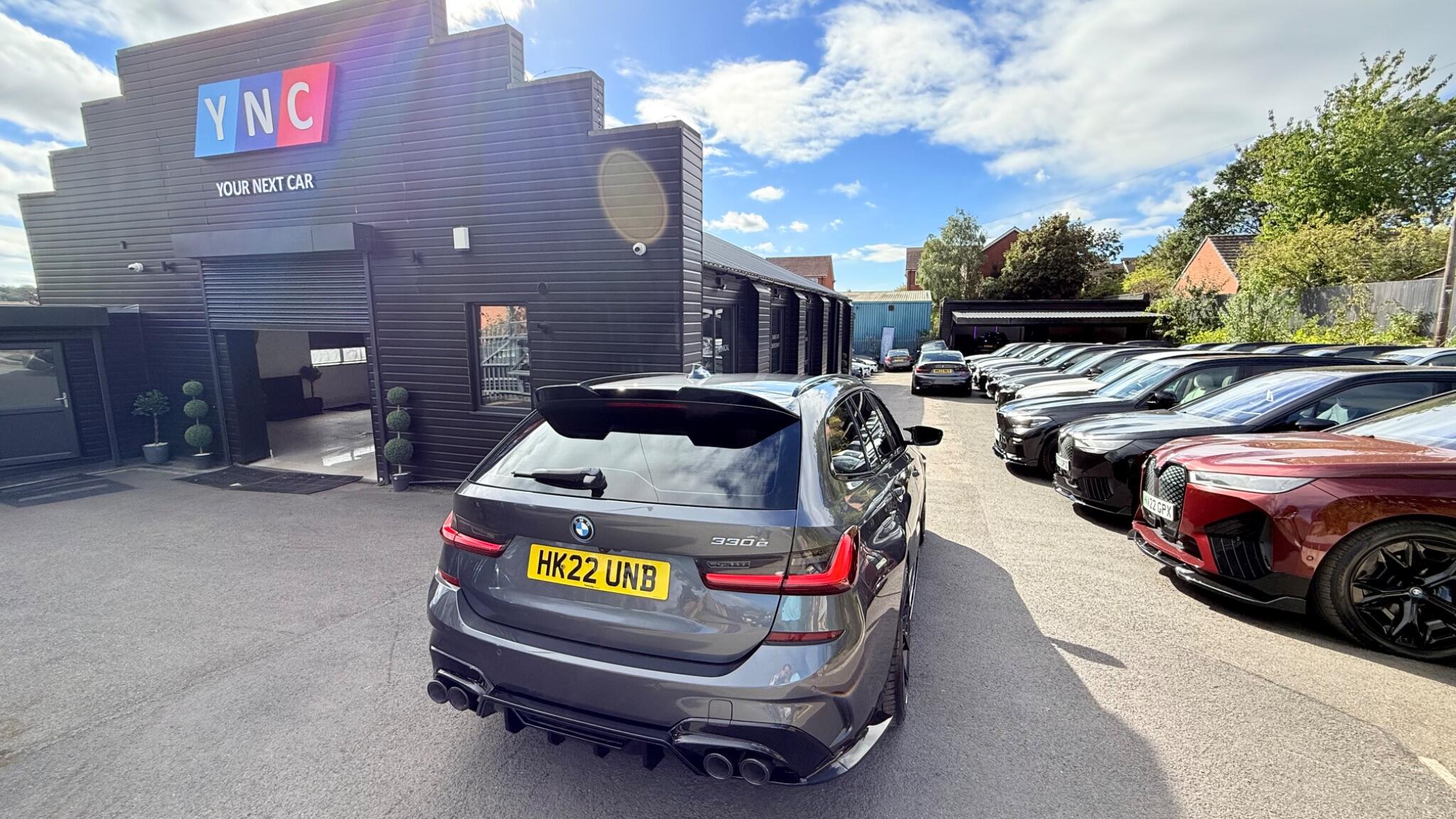 BMW 3 Series view 3