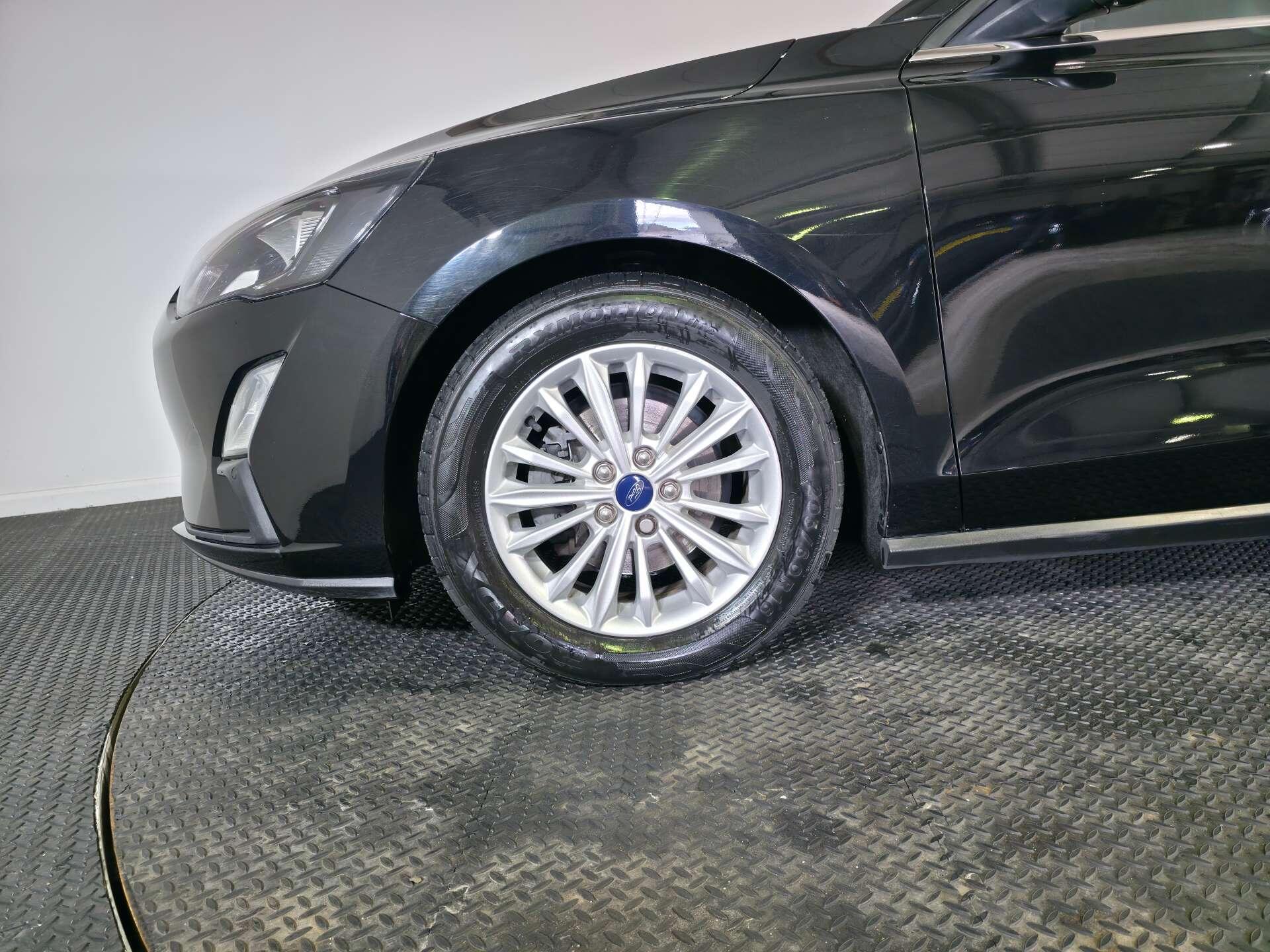 Ford Focus view 68