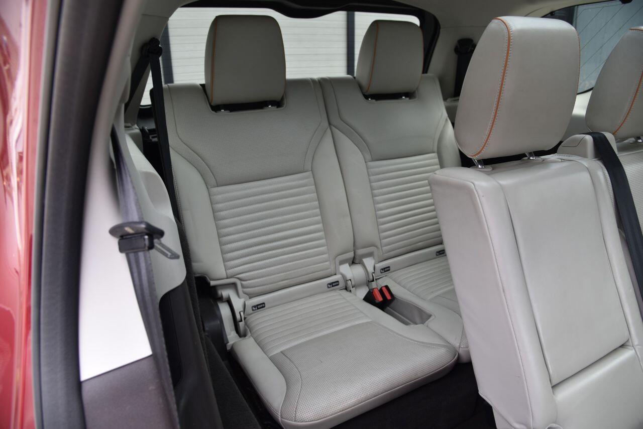 Land Rover Discovery view 26
