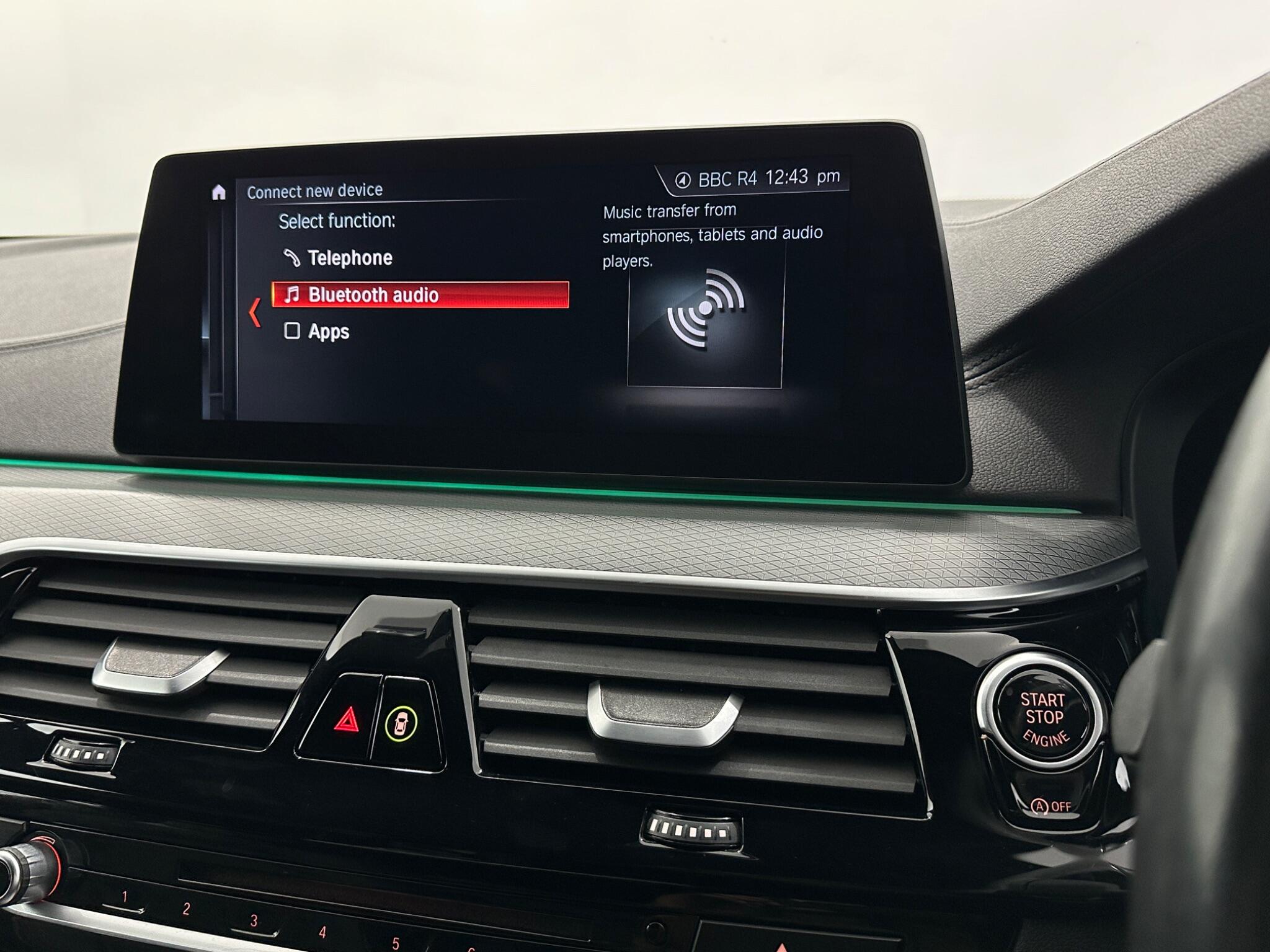 BMW 5 Series view 25