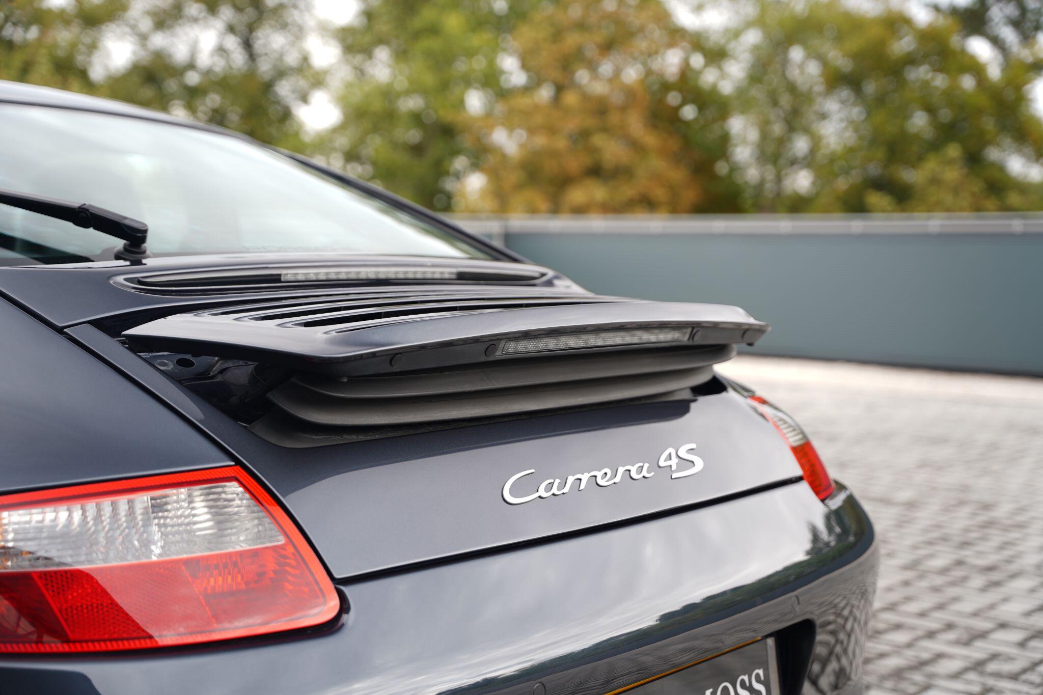 Porsche 911 view 53